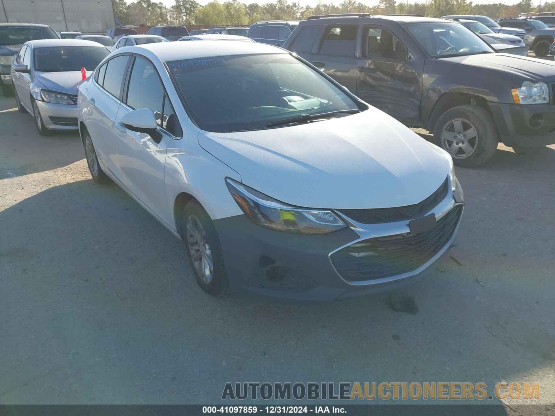 1G1BE5SM8K7105962 CHEVROLET CRUZE 2019