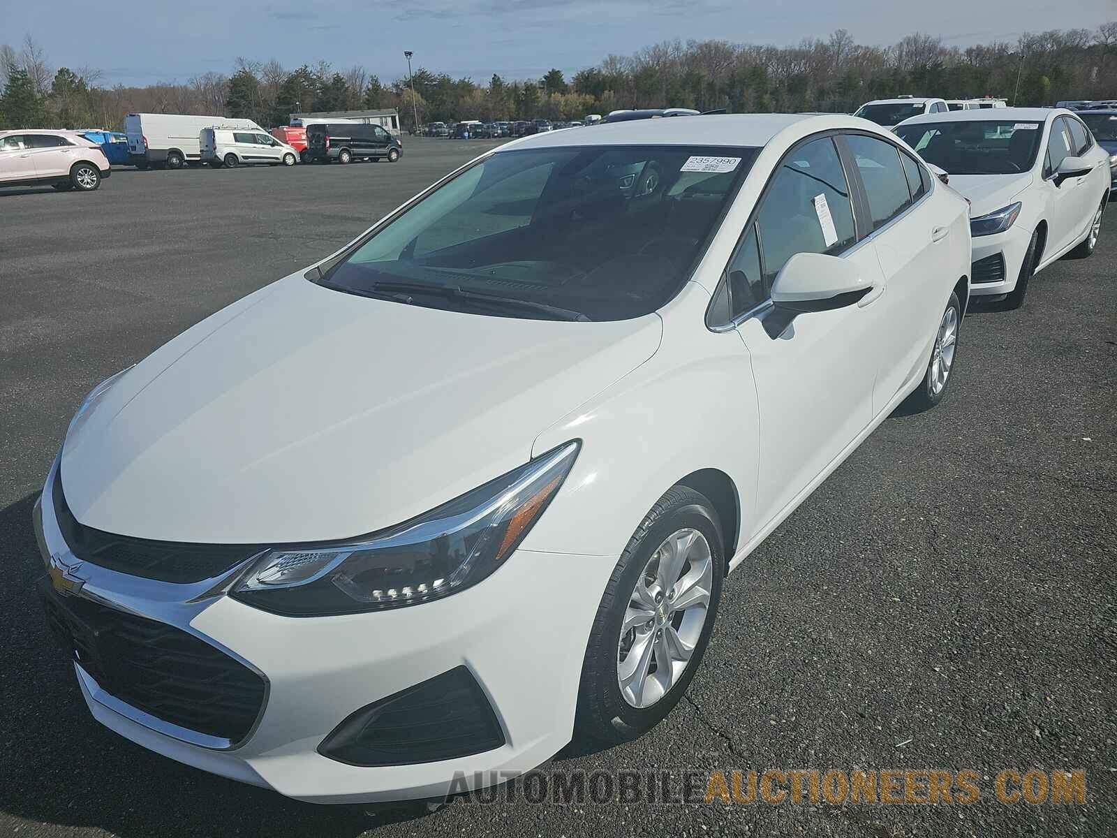 1G1BE5SM8K7114130 Chevrolet Cruze 2019