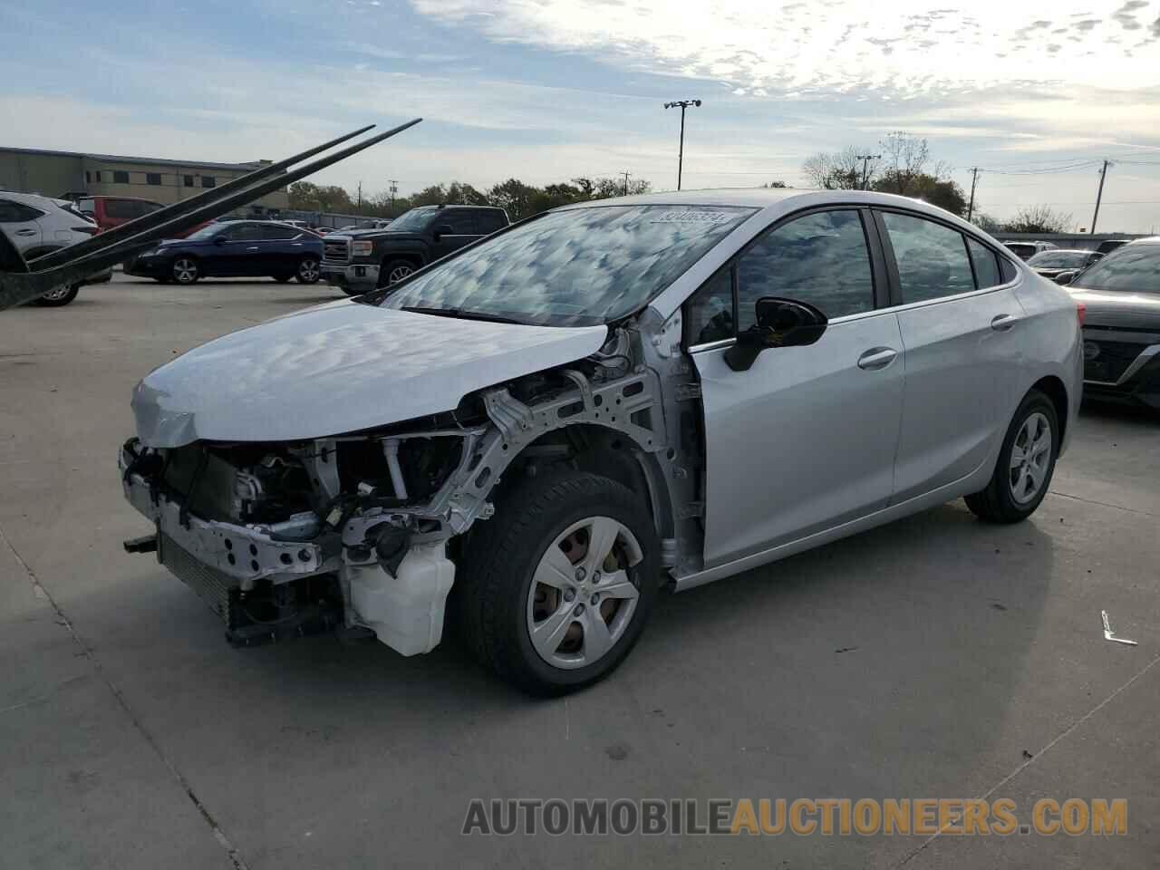 1G1BE5SM8K7117268 CHEVROLET CRUZE 2019