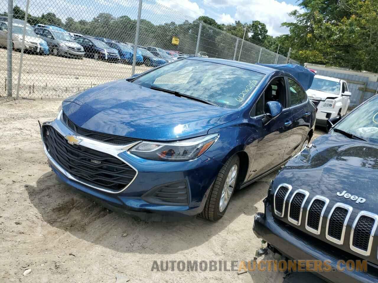 1G1BE5SM8K7135592 CHEVROLET CRUZE 2019