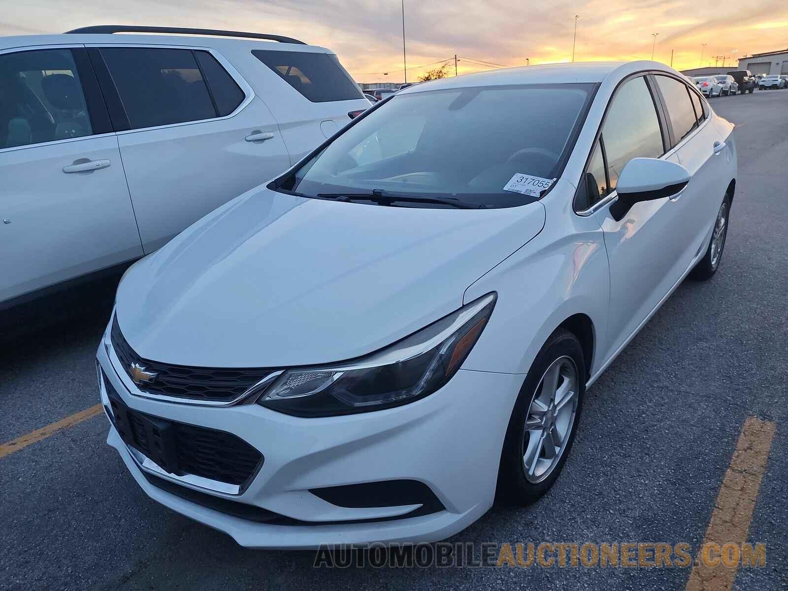 1G1BE5SM9H7137585 Chevrolet Cruze 2017