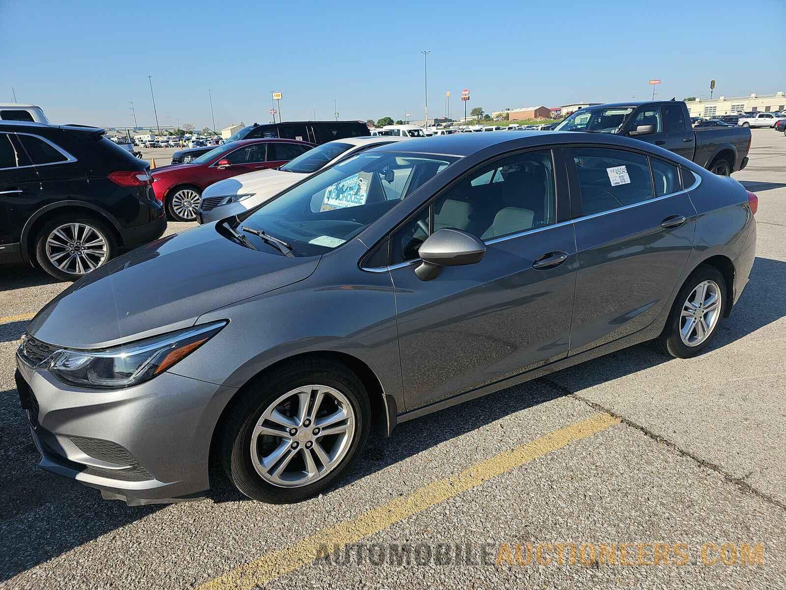 1G1BE5SM9J7154845 Chevrolet Cruze 2018