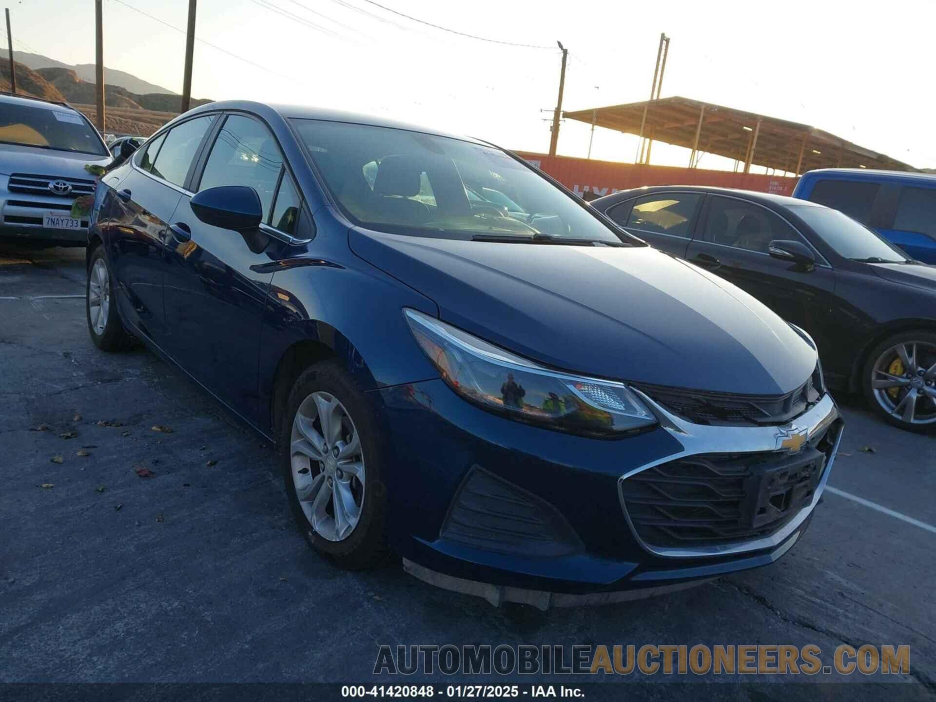 1G1BE5SMAK7111261 CHEVROLET CRUZE 2019