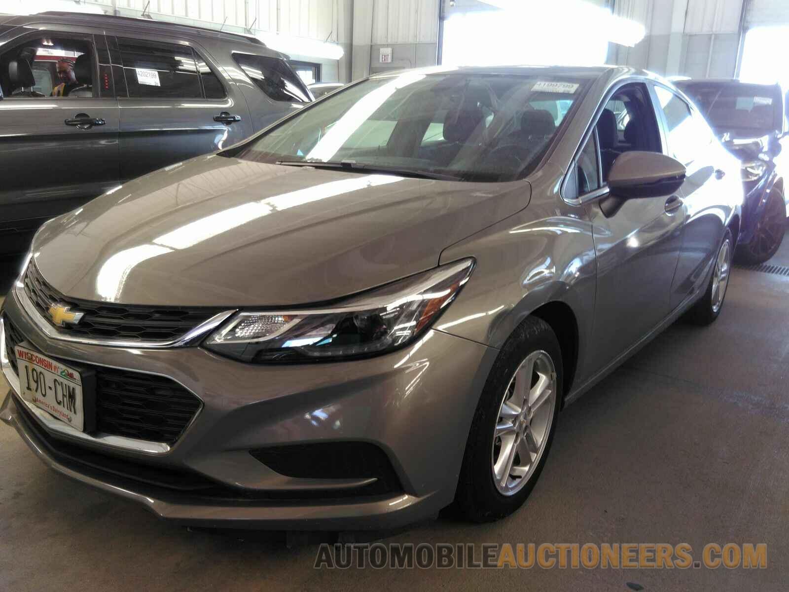 1G1BE5SMXH7158252 Chevrolet Cruze 2017