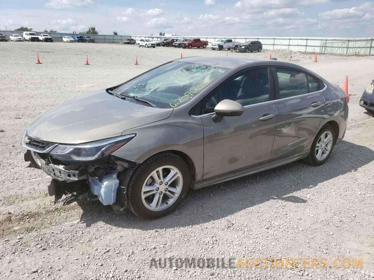 1G1BE5SMXJ7127329 CHEVROLET CRUZE 2018