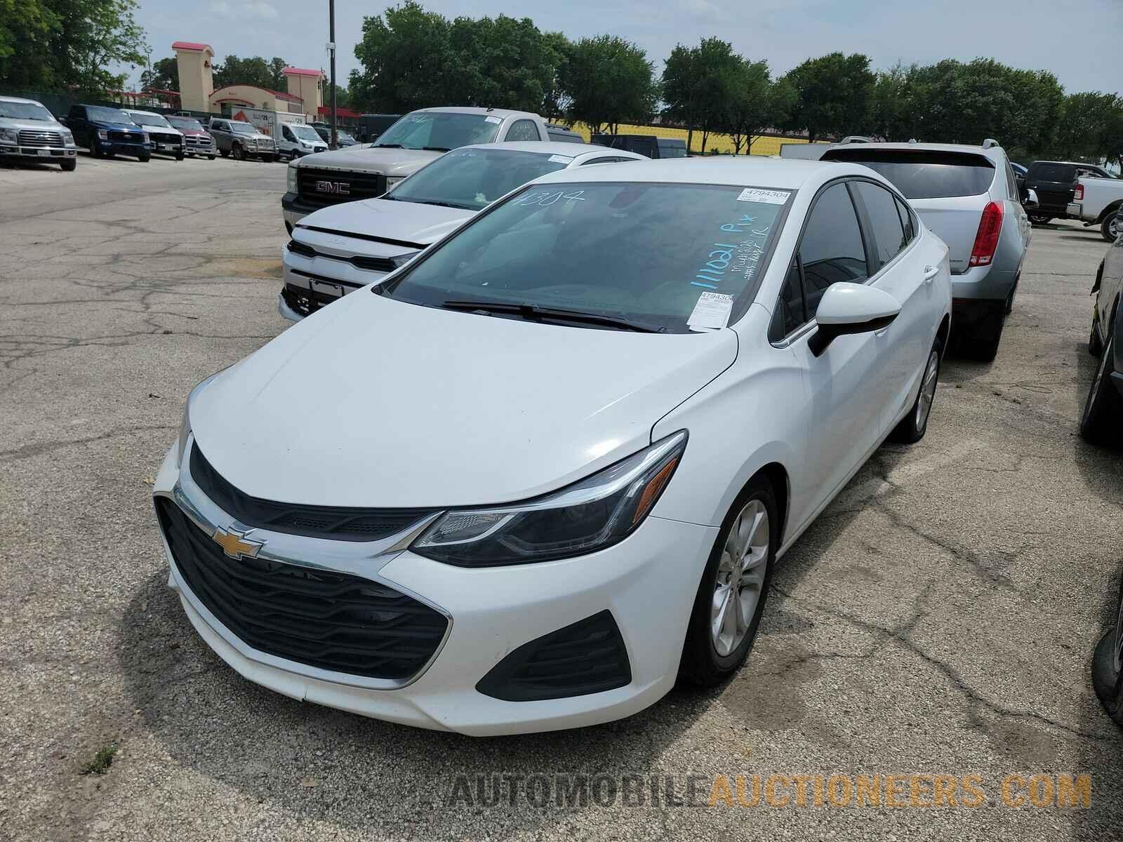 1G1BE5SMXK7111021 Chevrolet Cruze 2019