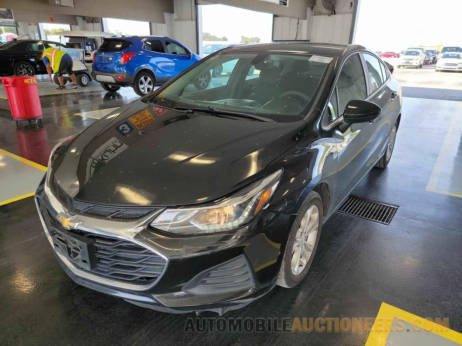 1G1BE5SMXK7130667 Chevrolet Cruze 2019