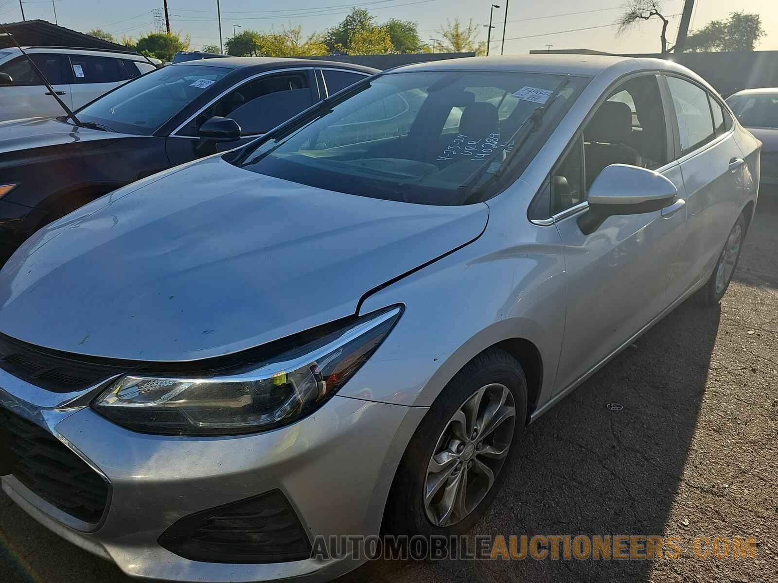 1G1BE5SMXK7140289 Chevrolet Cruze 2019