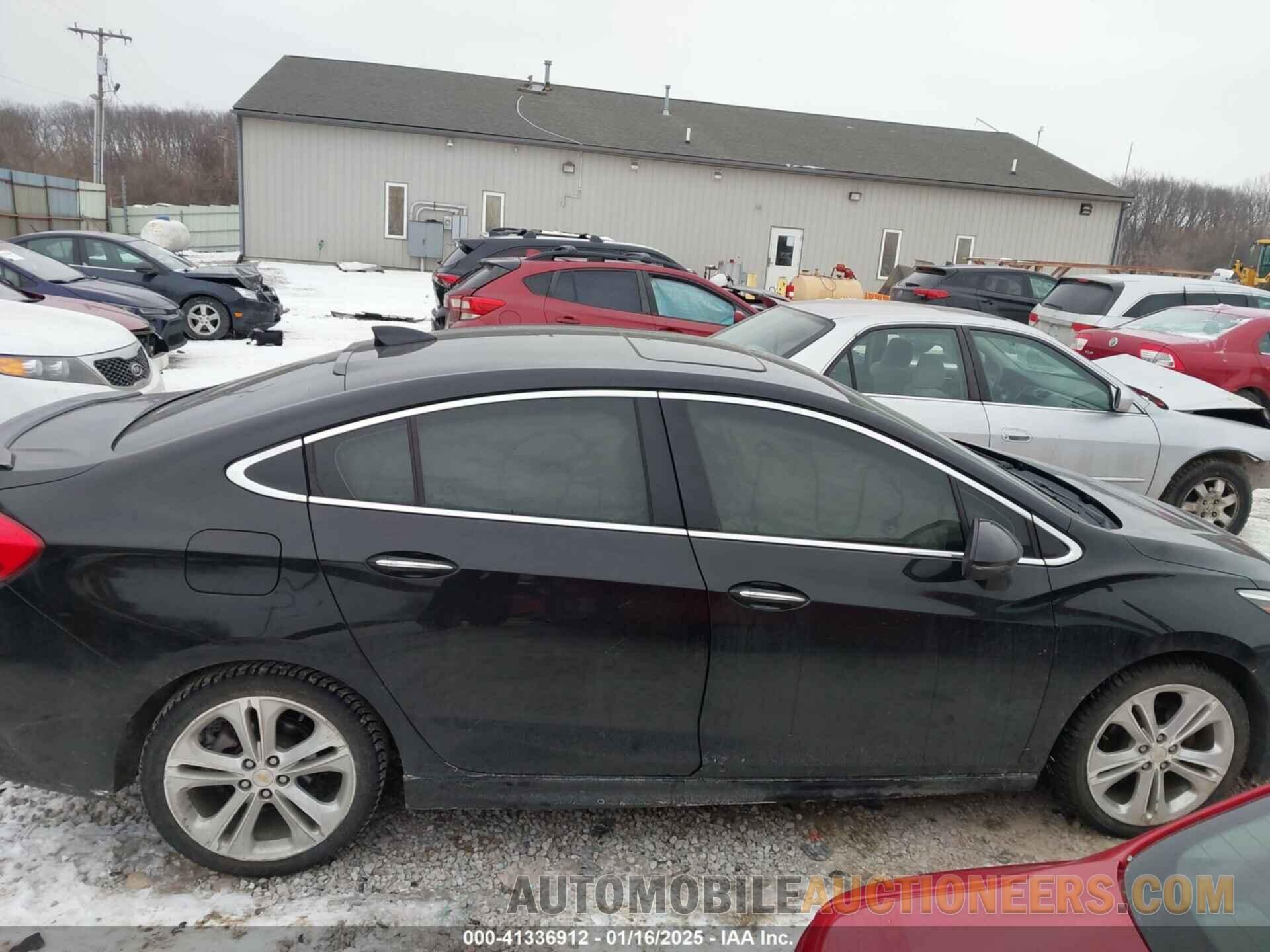 1G1BF5SM8J7143686 CHEVROLET CRUZE 2018