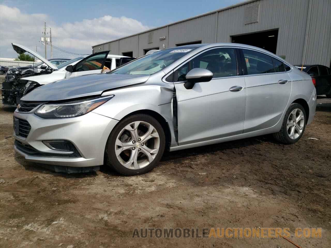 1G1BF5SM9J7205631 CHEVROLET CRUZE 2018