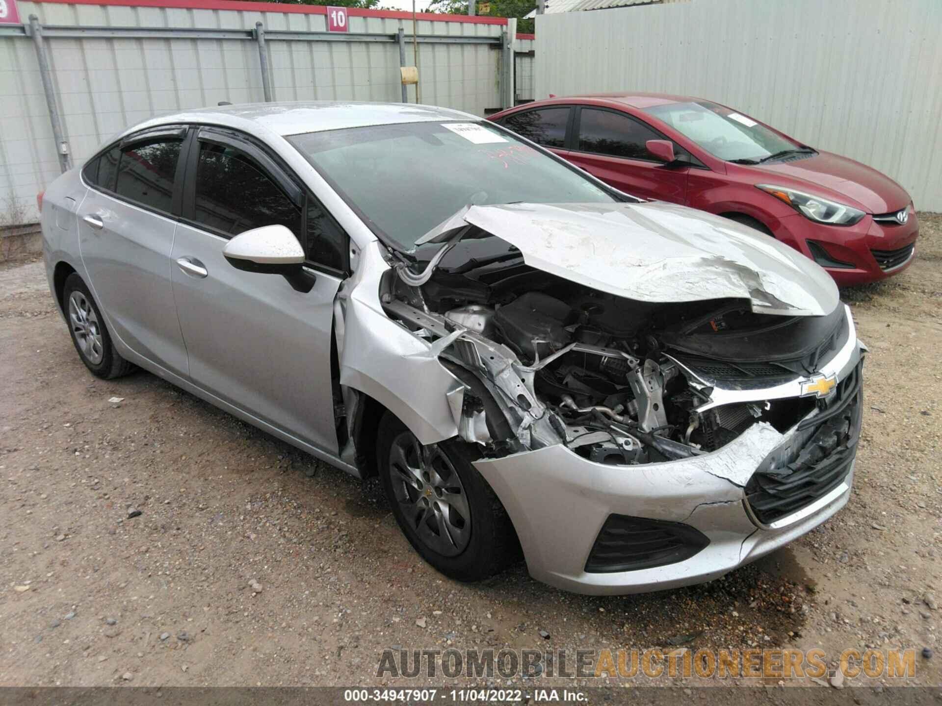 1G1BJ5SM0K7102517 CHEVROLET CRUZE 2019