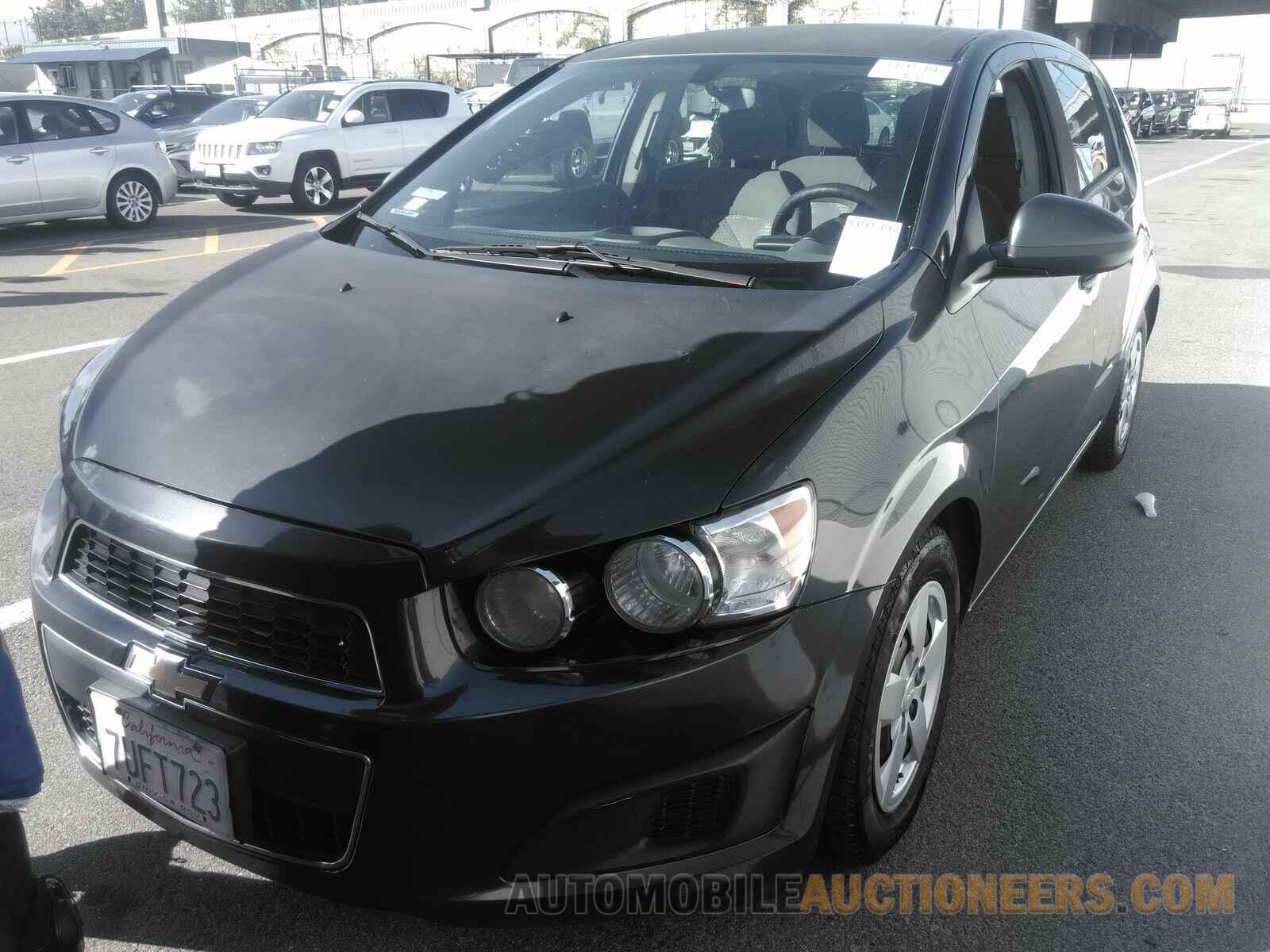 1G1JA6SG1G4164769 Chevrolet Sonic 2016