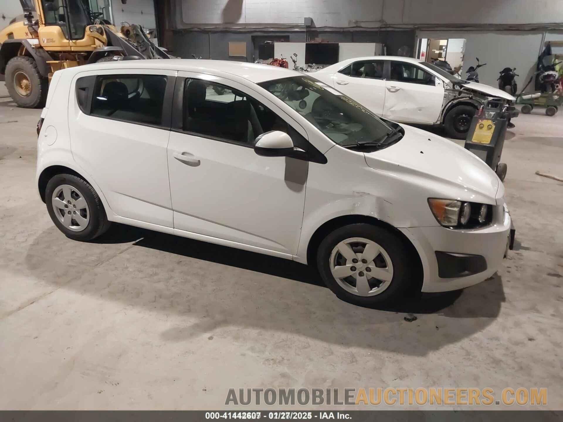 1G1JA6SG4F4185789 CHEVROLET SONIC 2015