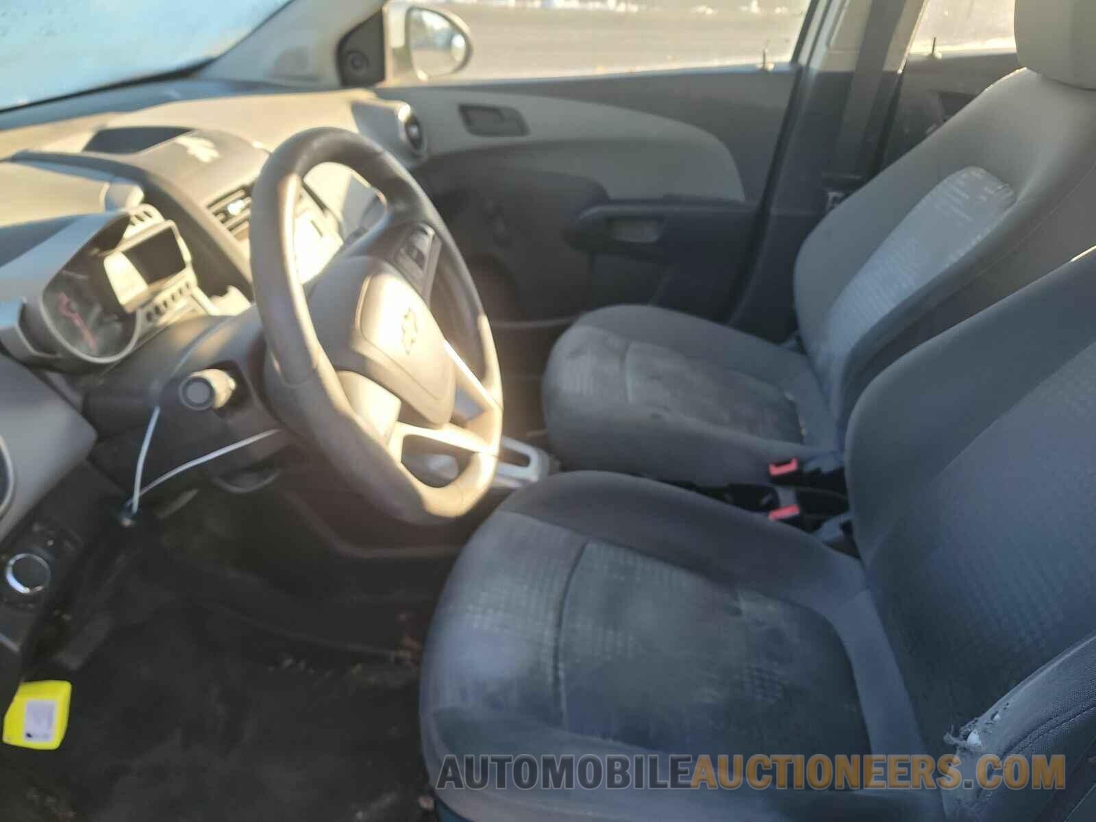 1G1JA6SG6F4184286 Chevrolet Sonic 2015