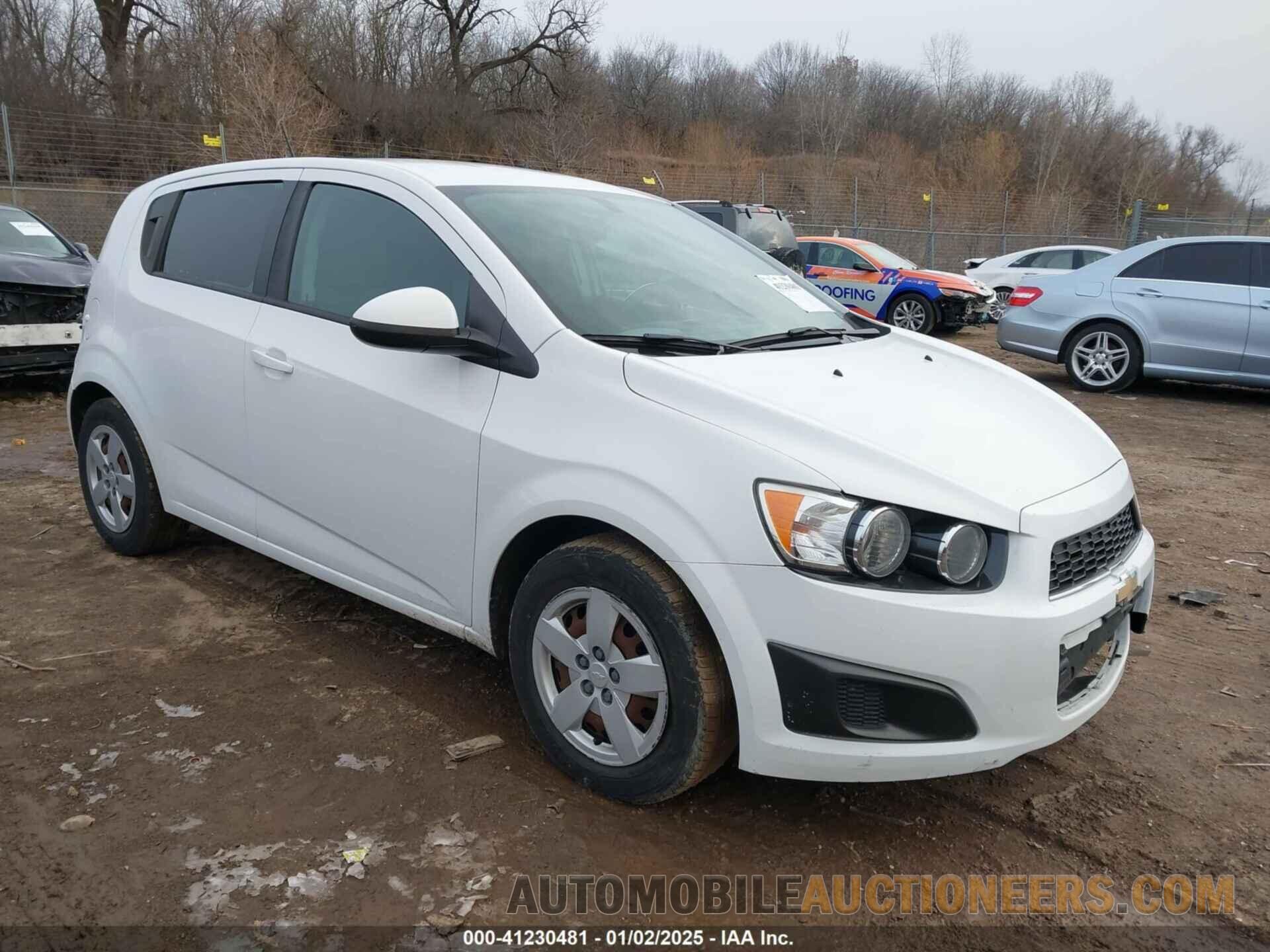 1G1JA6SH3F4160438 CHEVROLET SONIC 2015