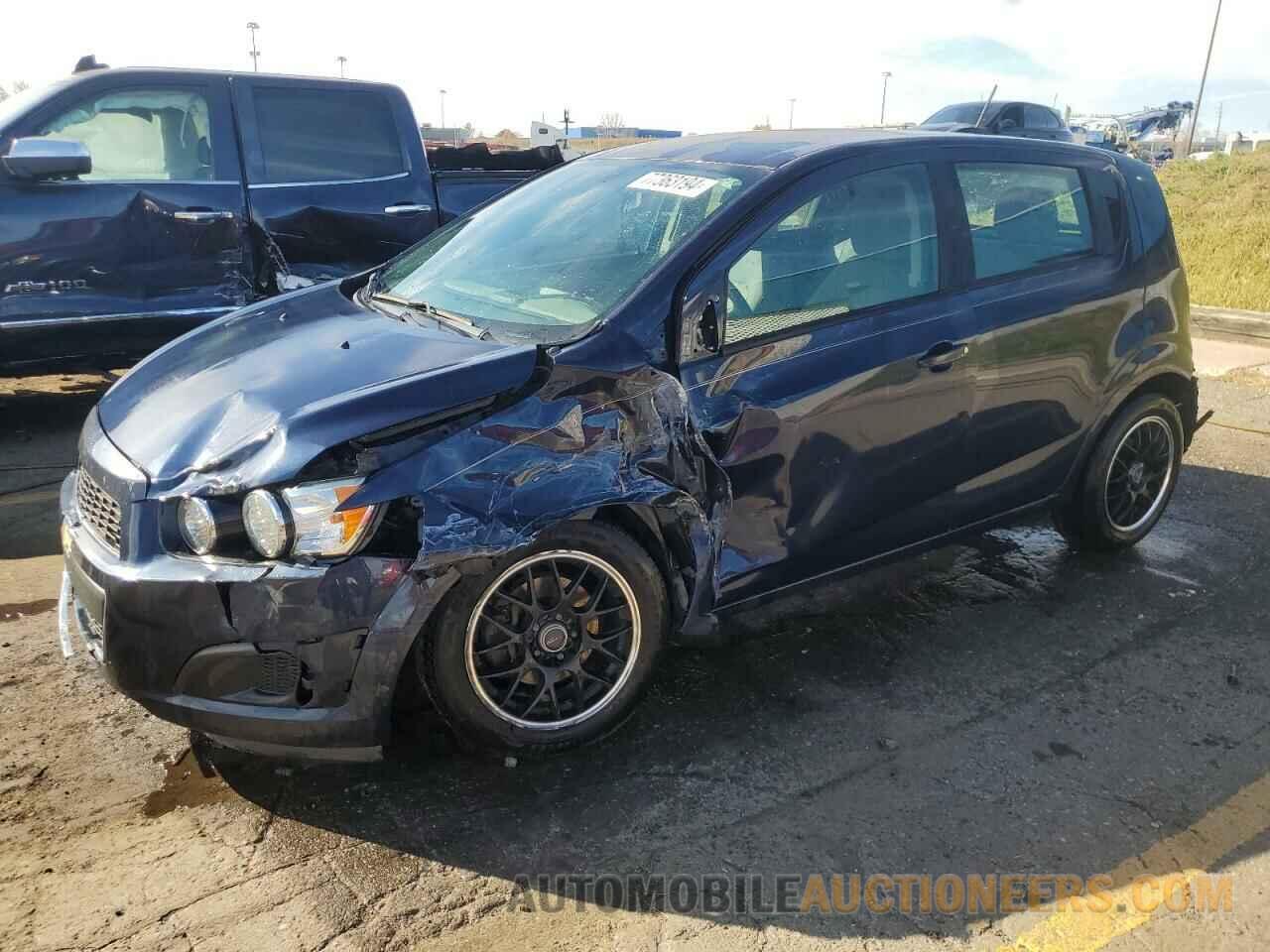 1G1JA6SH9F4171072 CHEVROLET SONIC 2015