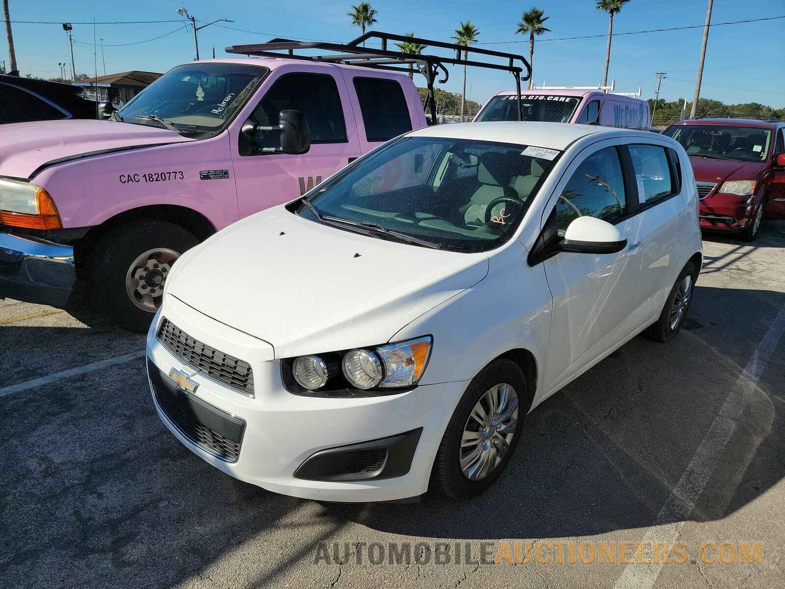 1G1JA6SH9G4108975 Chevrolet Sonic 2016