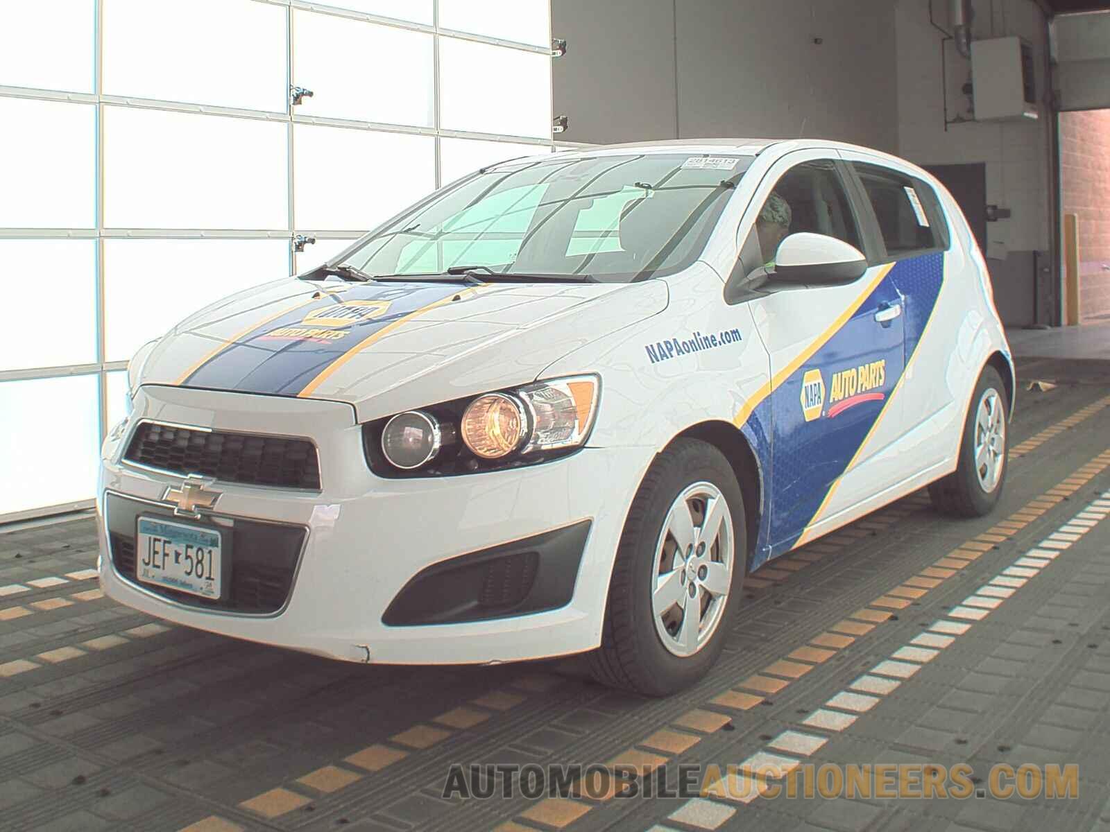 1G1JA6SH9G4156556 Chevrolet Sonic 2016