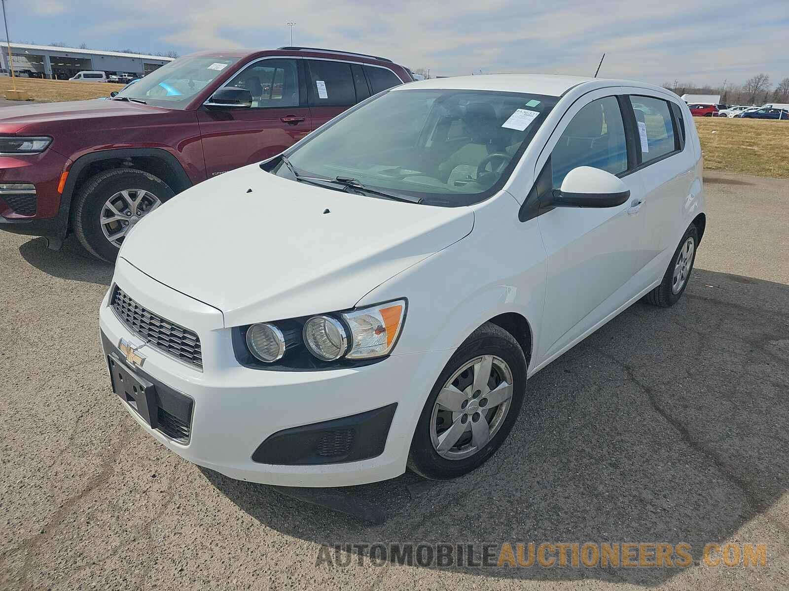 1G1JA6SHXG4112338 Chevrolet Sonic 2016