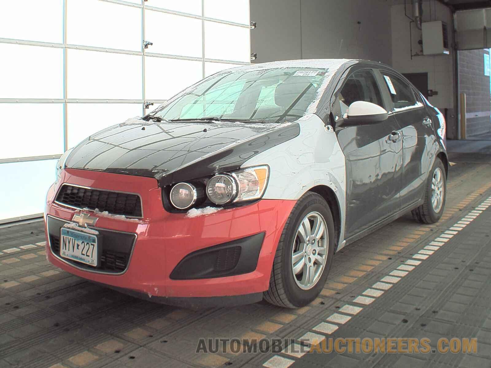 1G1JC5SB1G4147382 Chevrolet Sonic 2016