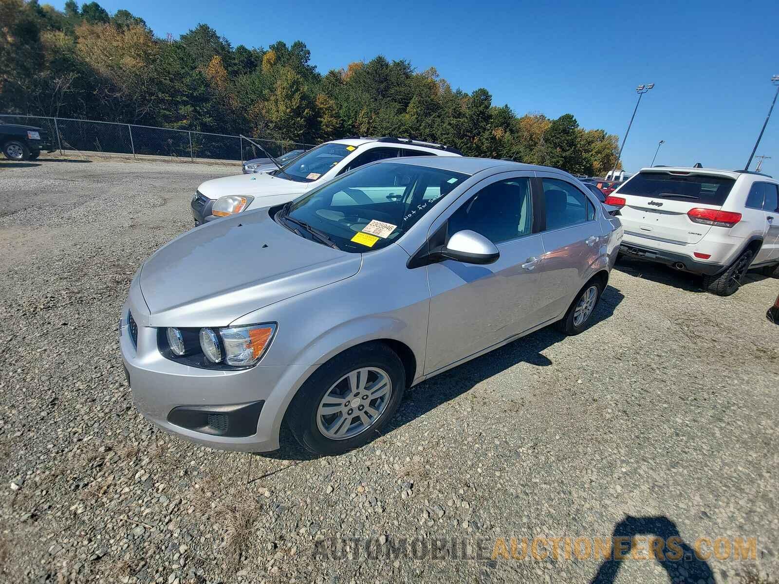 1G1JC5SG9G4129272 Chevrolet Sonic 2016