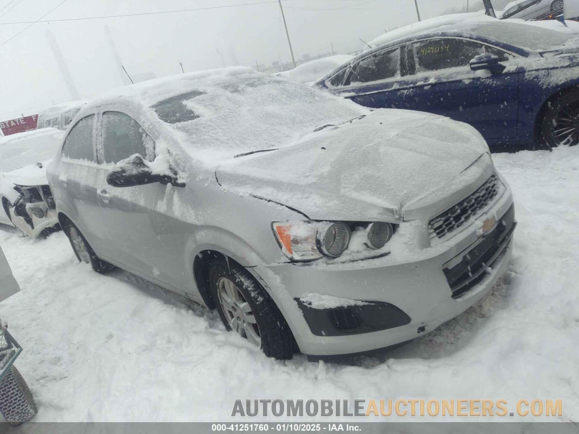 1G1JC5SH4F4210056 CHEVROLET SONIC 2015