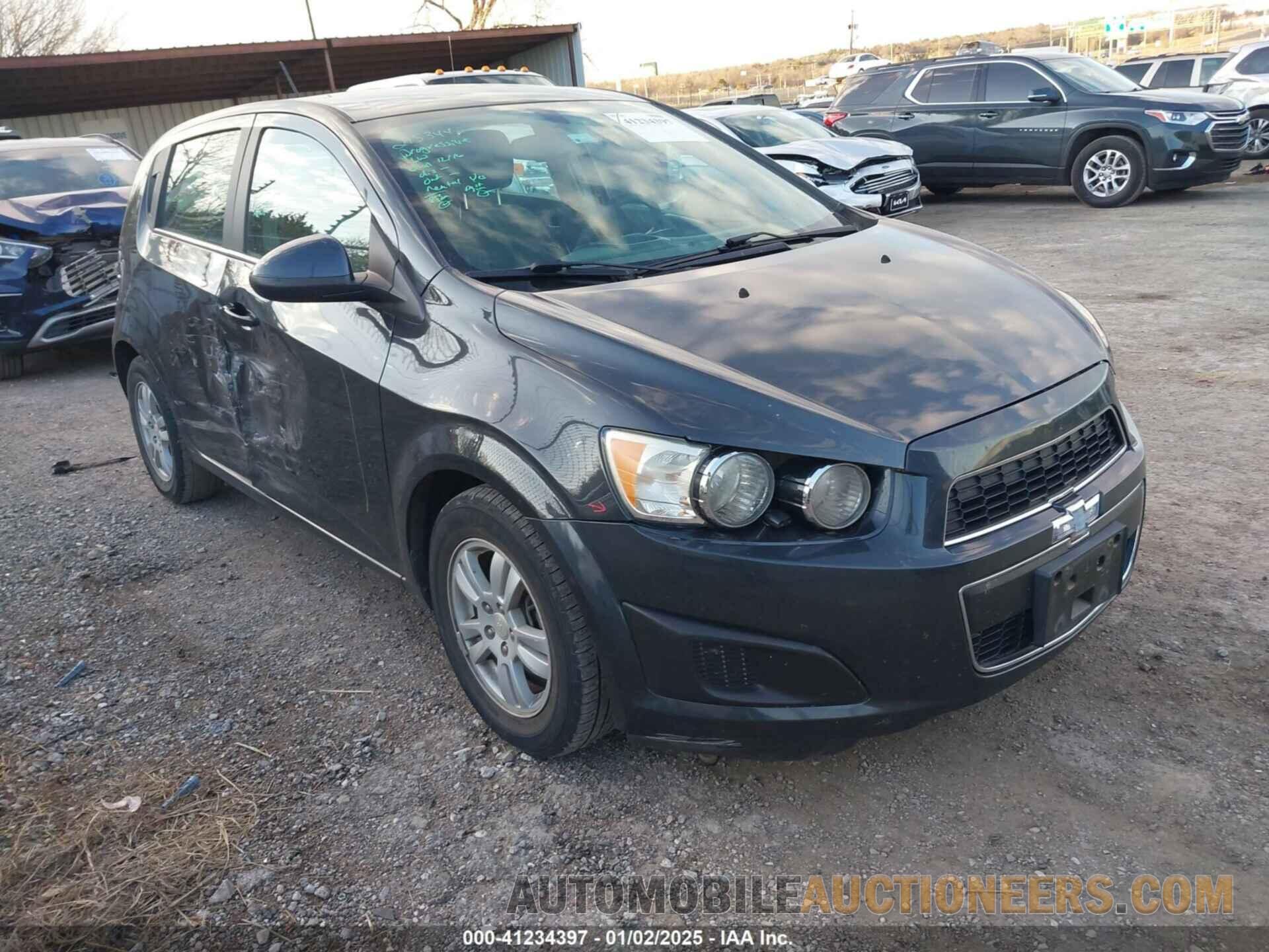 1G1JC6SG3F4138103 CHEVROLET SONIC 2015