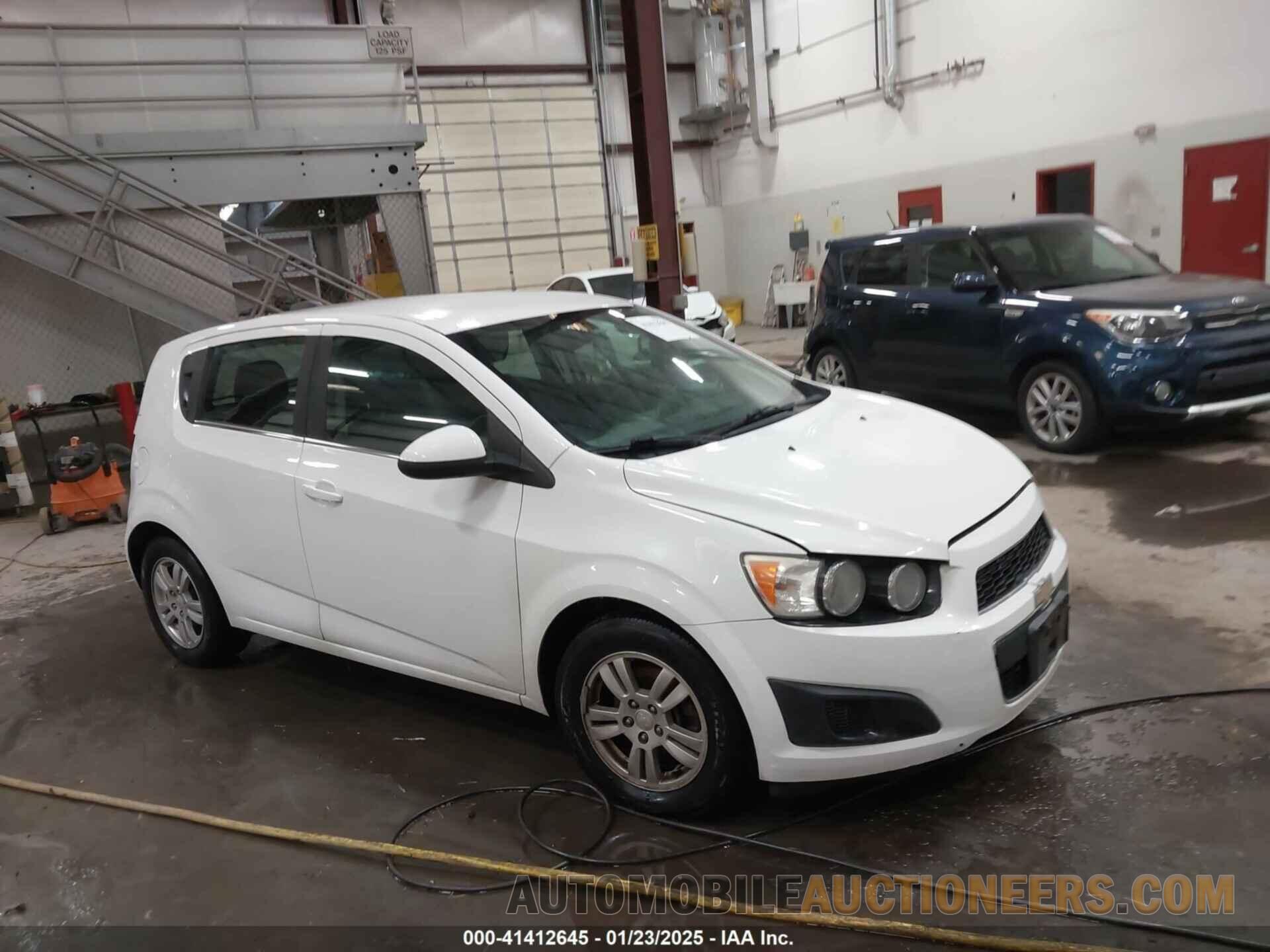 1G1JC6SH4F4151872 CHEVROLET SONIC 2015