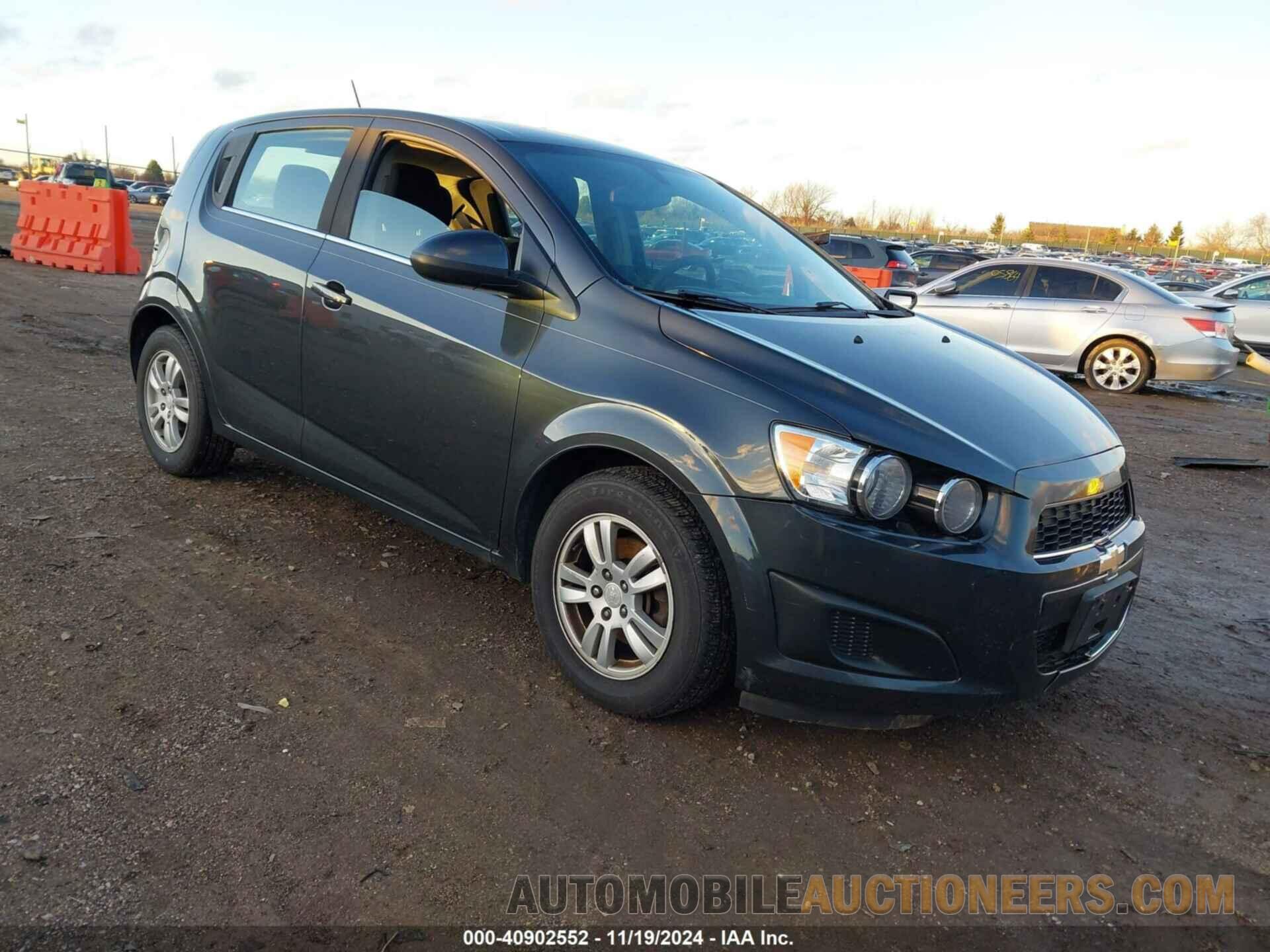 1G1JC6SH4F4174214 CHEVROLET SONIC 2015