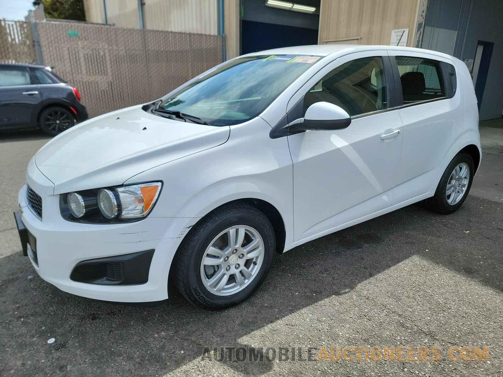 1G1JC6SH7G4102263 Chevrolet Sonic 2016