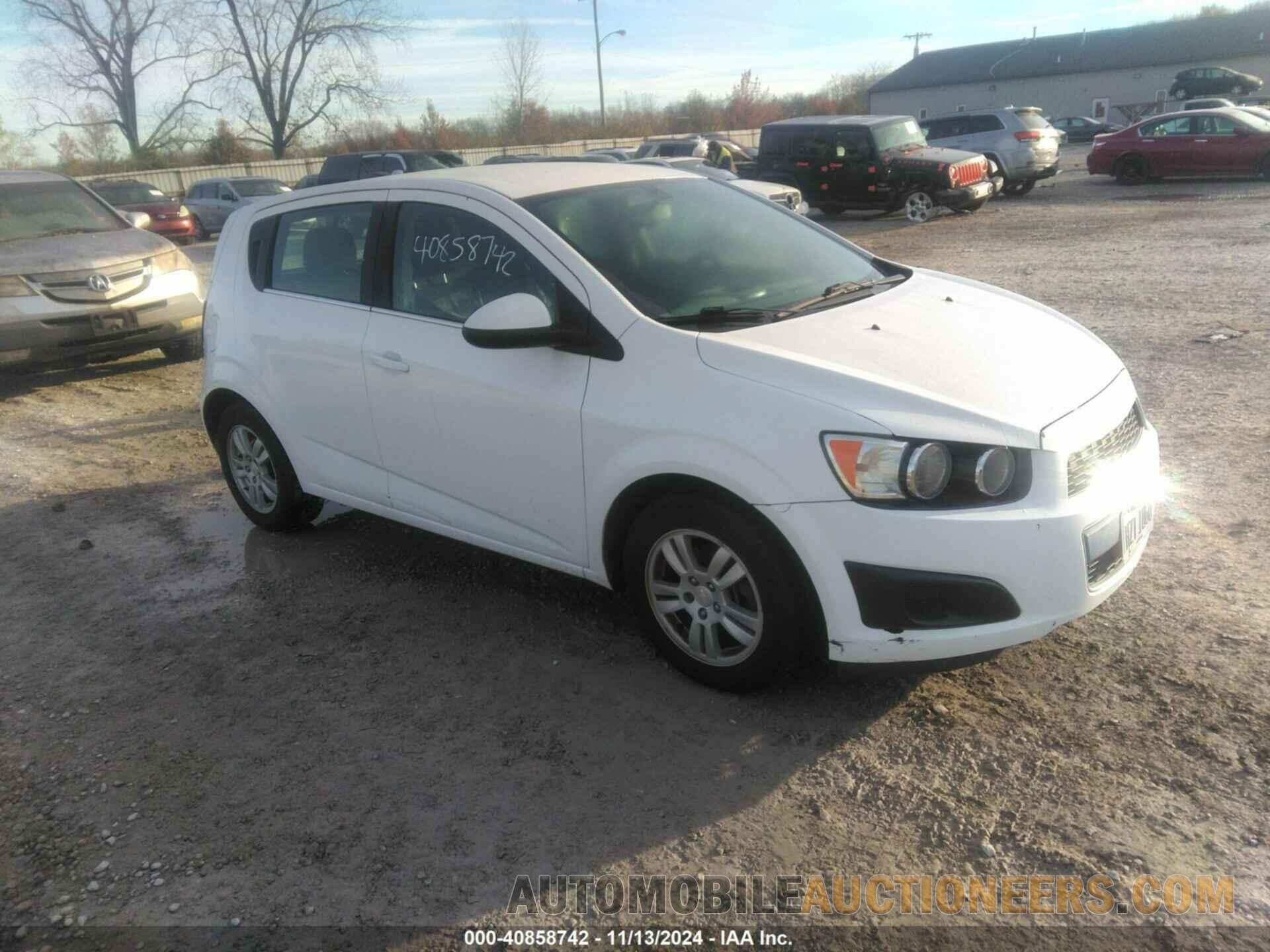 1G1JC6SH8F4101752 CHEVROLET SONIC 2015