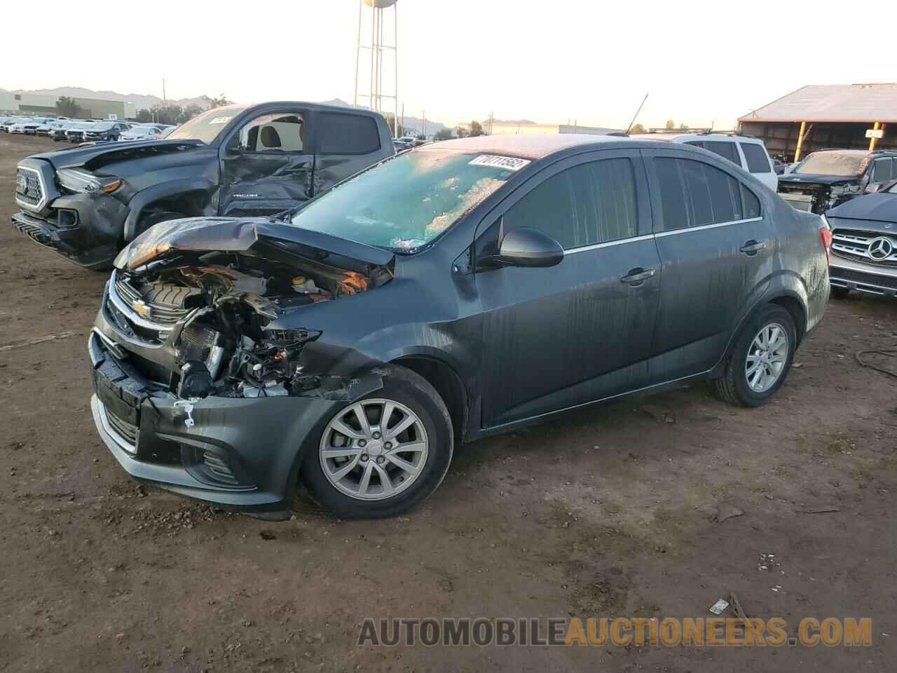 1G1JD5SB4J4137482 CHEVROLET SONIC 2018