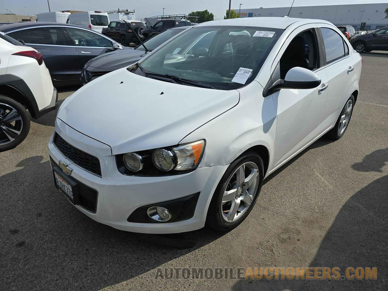 1G1JE5SB7G4141659 Chevrolet Sonic 2016