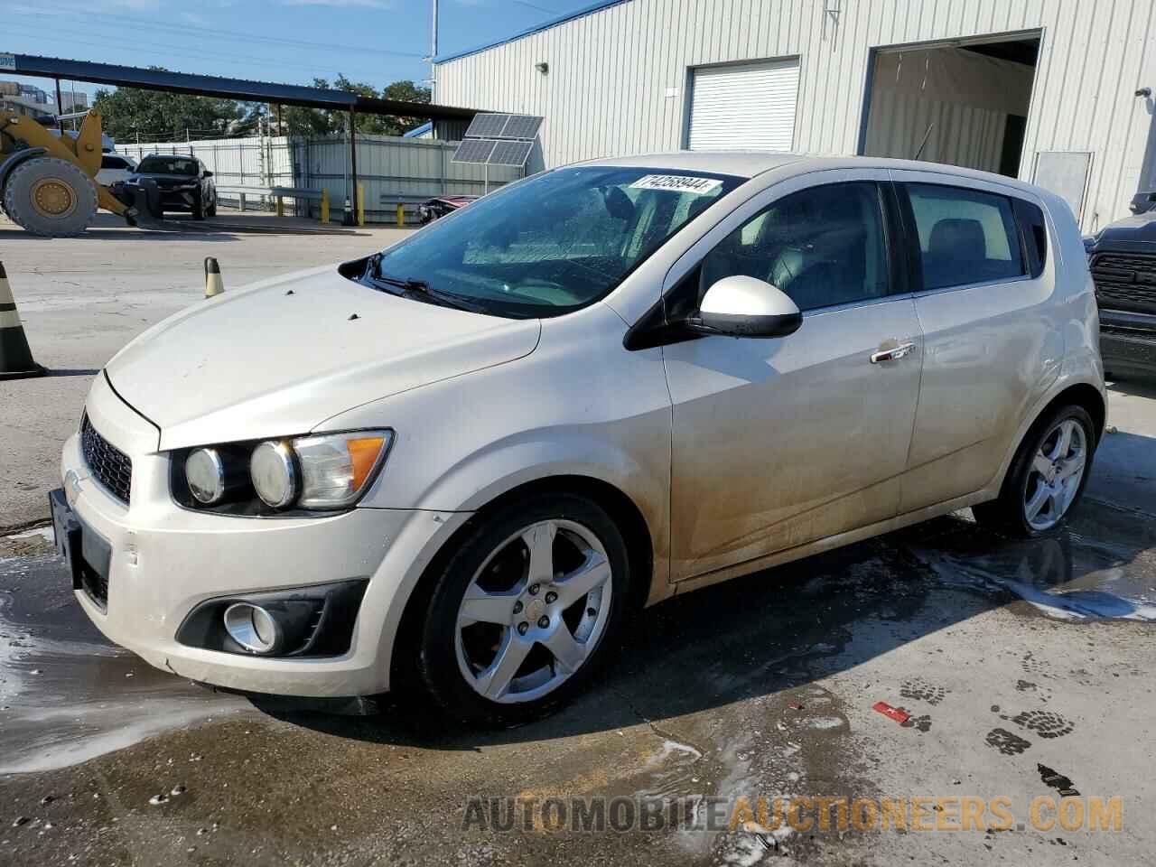 1G1JE6SB8F4118881 CHEVROLET SONIC 2015