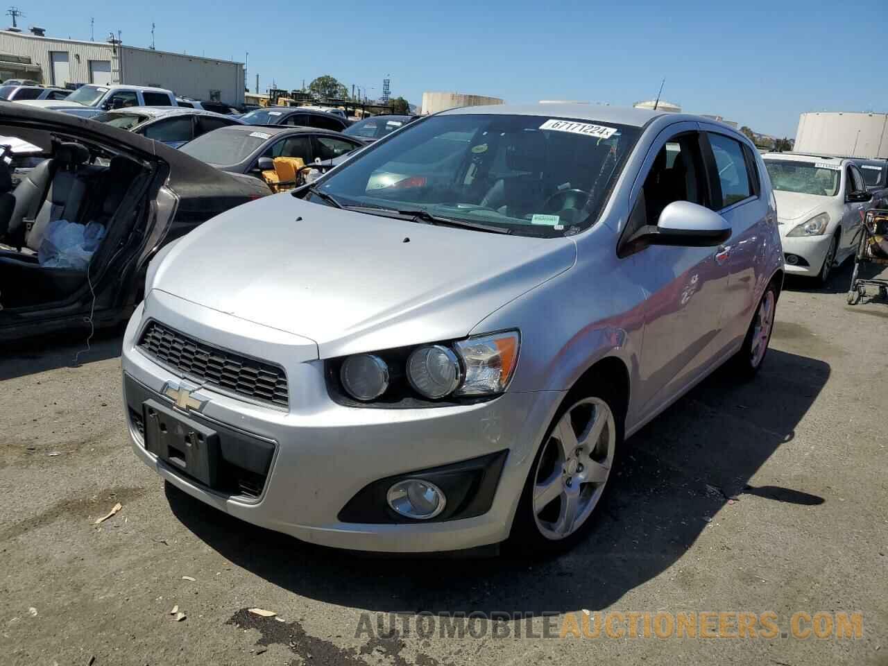 1G1JE6SG9D4185563 CHEVROLET SONIC 2013