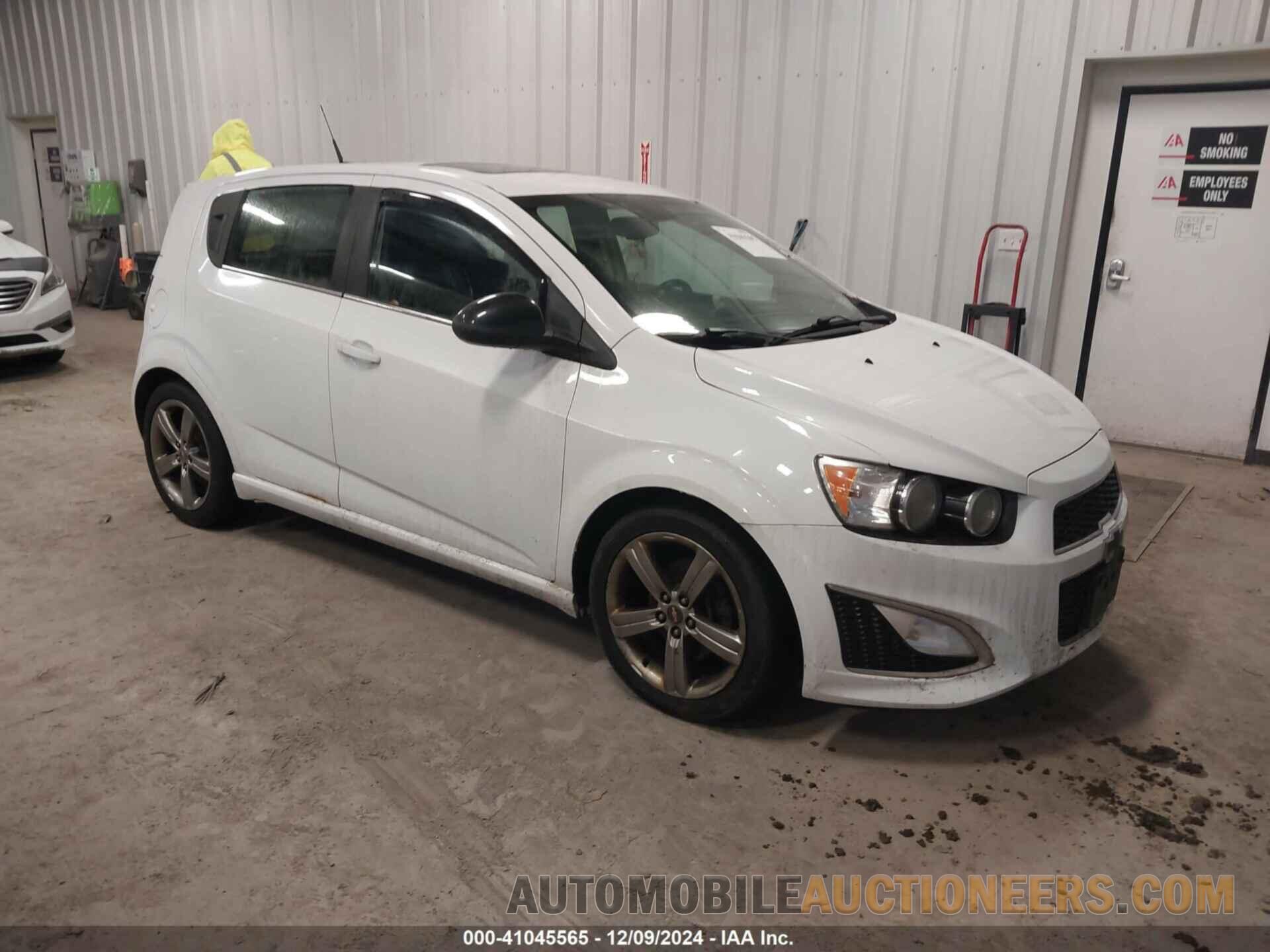 1G1JG6SB1D4198306 CHEVROLET SONIC 2013