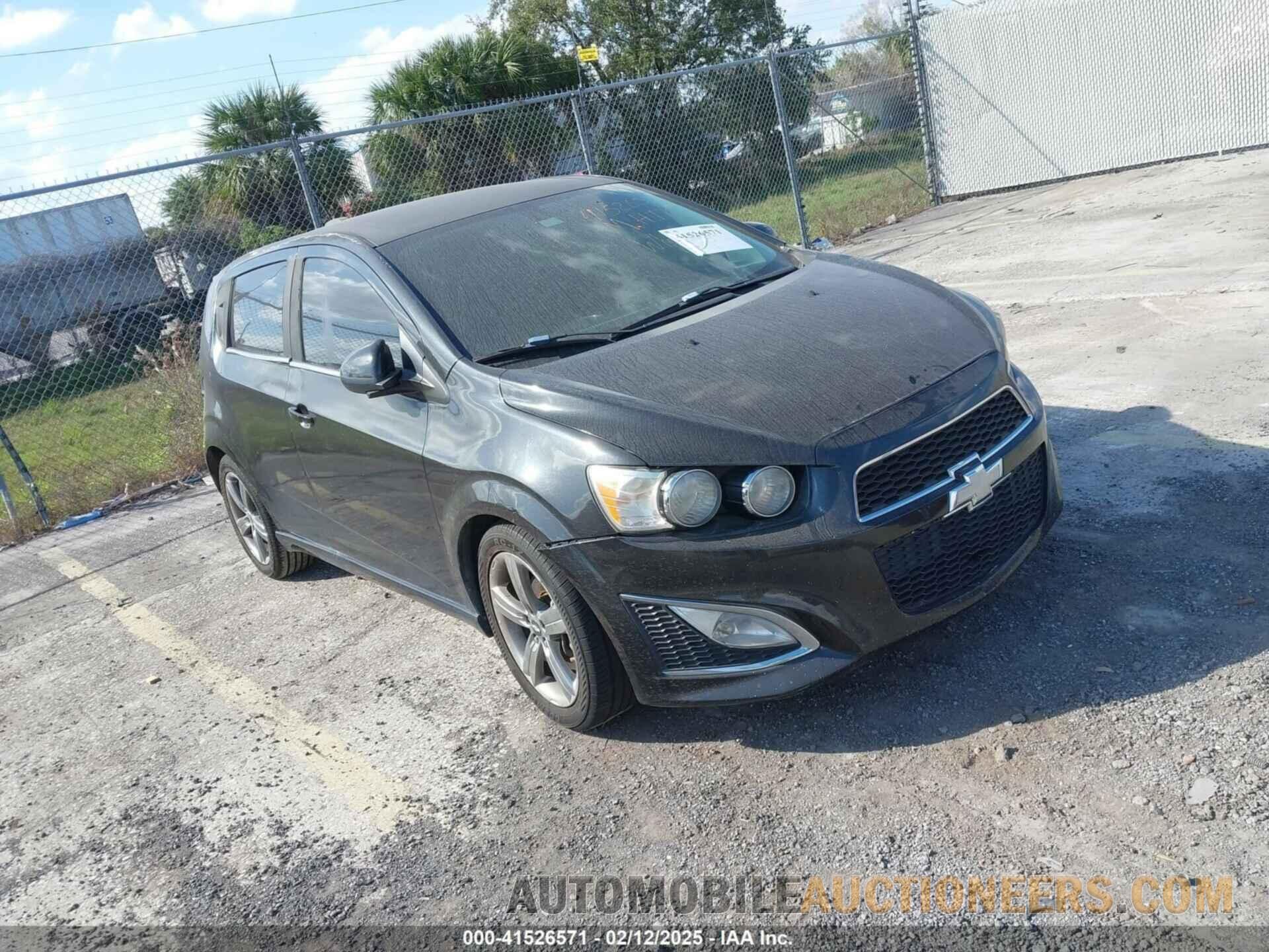 1G1JG6SB7F4135777 CHEVROLET SONIC 2015