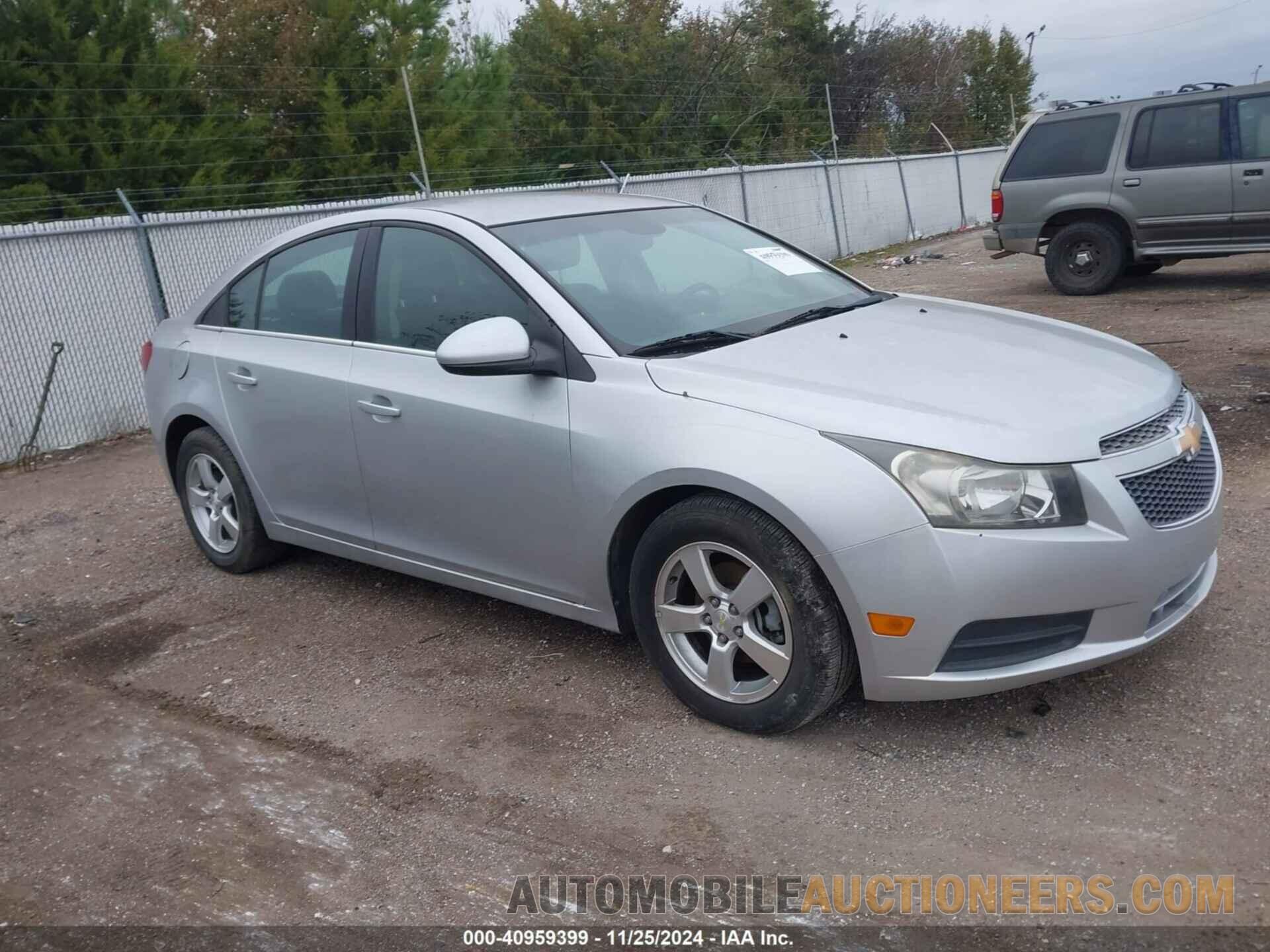 1G1PC5SB1E7117563 CHEVROLET CRUZE 2014