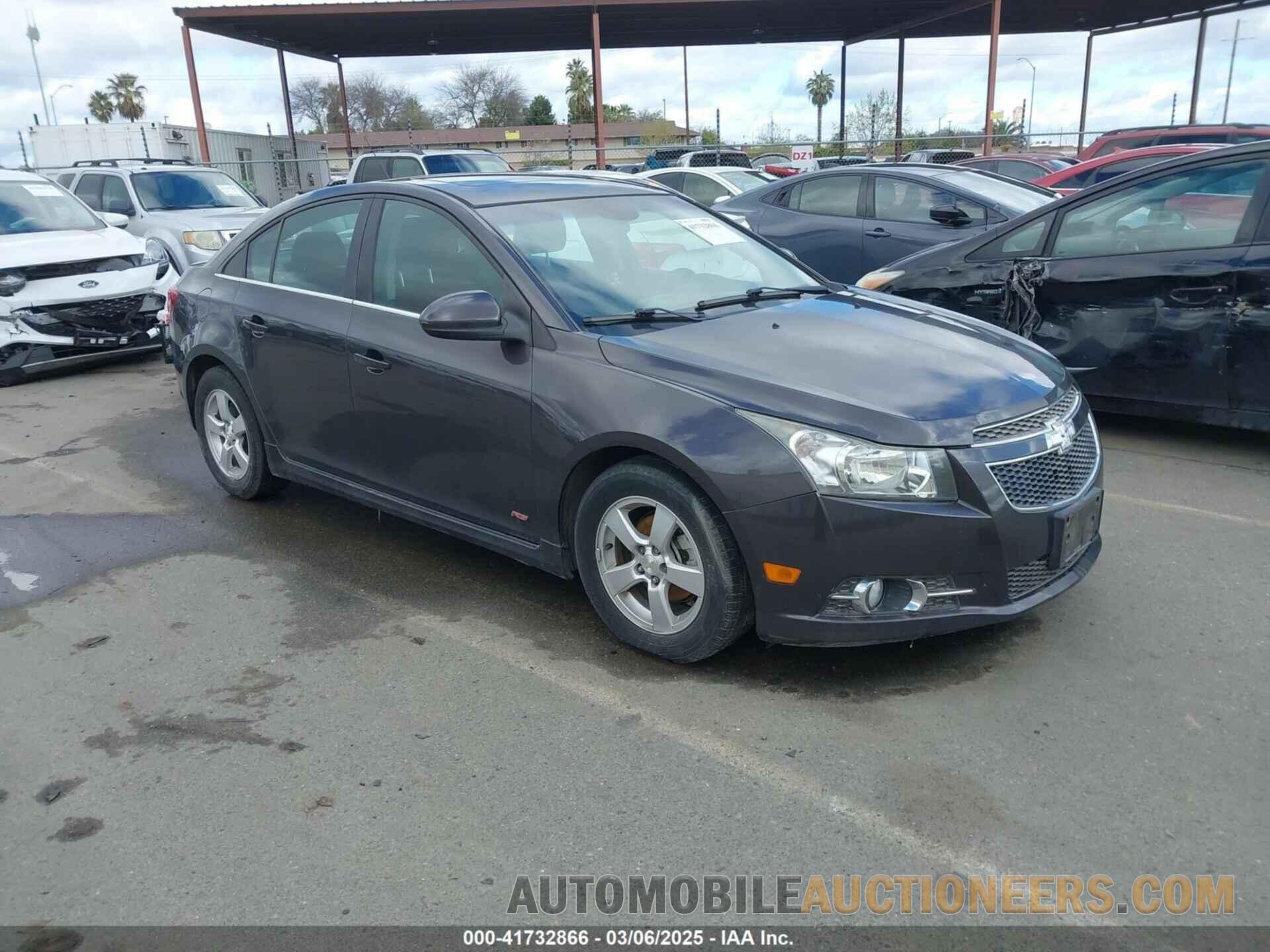 1G1PC5SB3E7451075 CHEVROLET CRUZE 2014