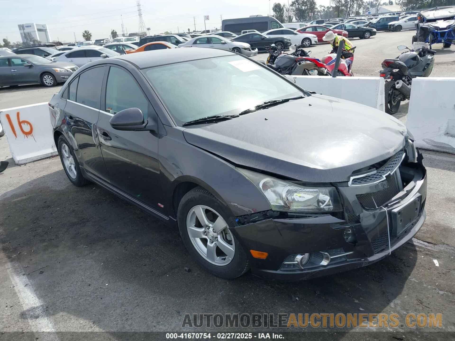 1G1PC5SB7E7431833 CHEVROLET CRUZE 2014