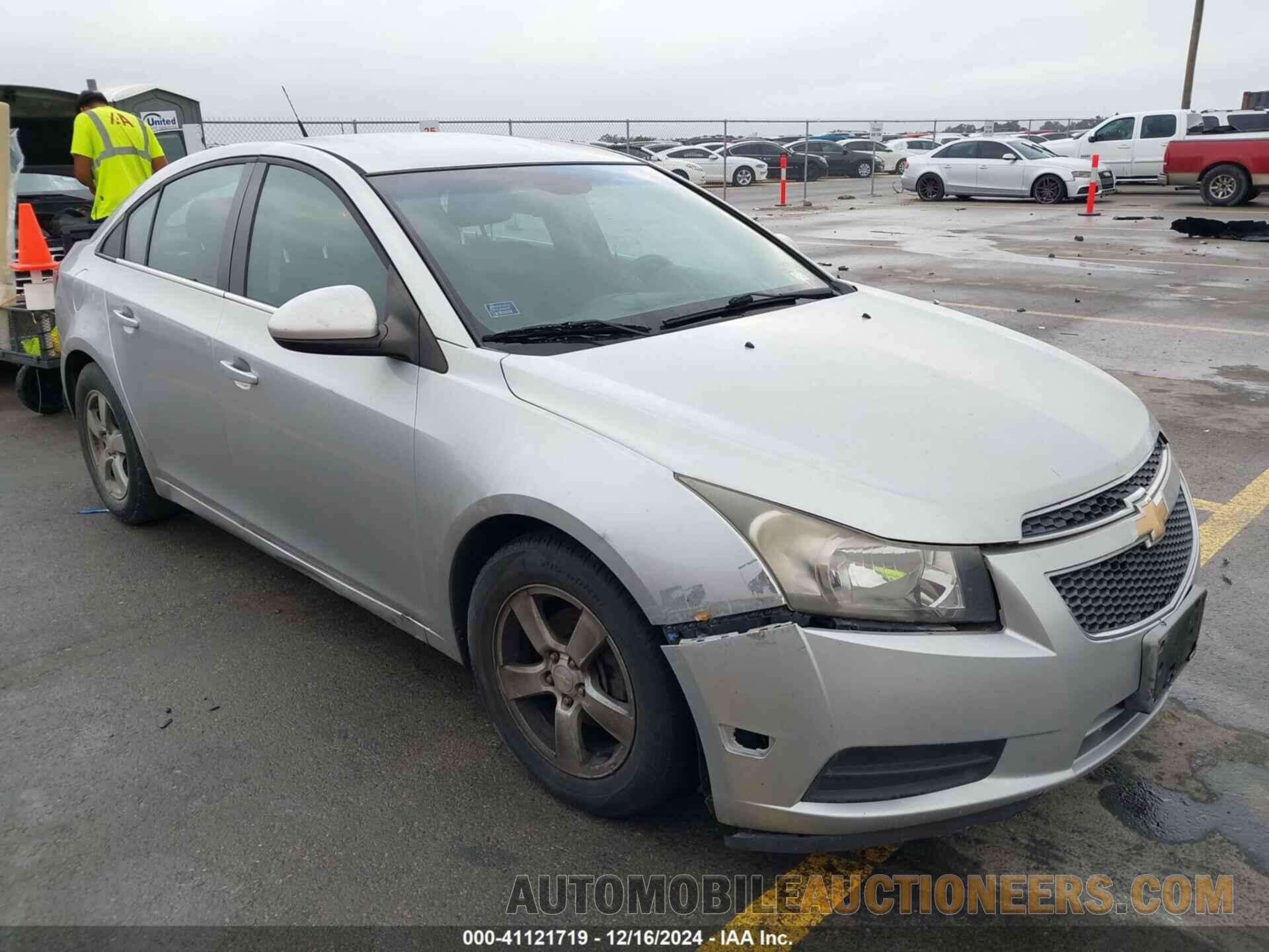 1G1PC5SB8D7227718 CHEVROLET CRUZE 2013