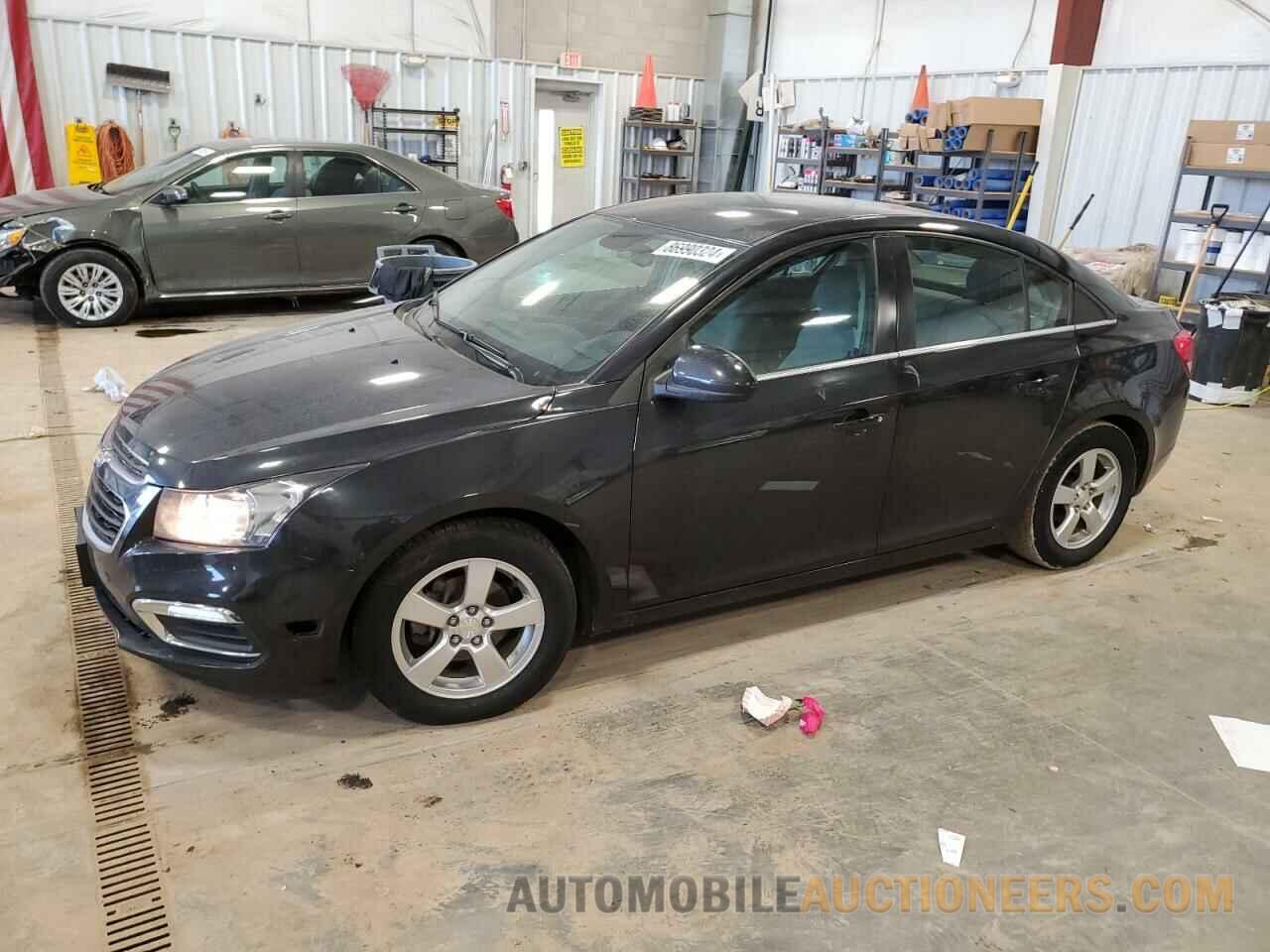 1G1PC5SBXF7185572 CHEVROLET CRUZE 2015