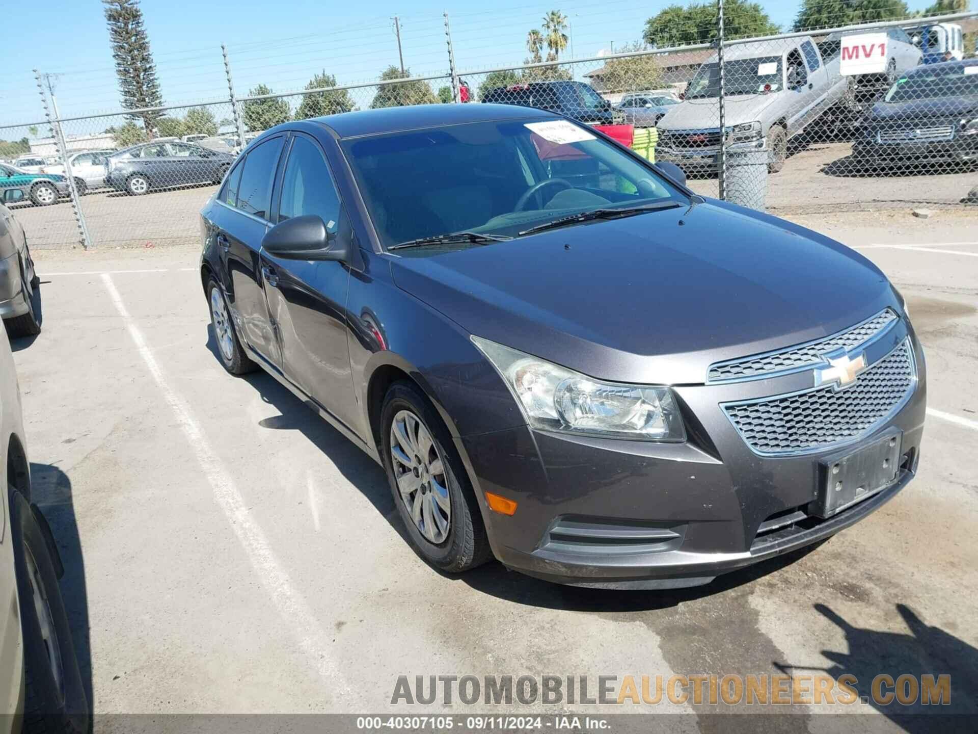 1G1PC5SH4B7235557 CHEVROLET CRUZE 2011