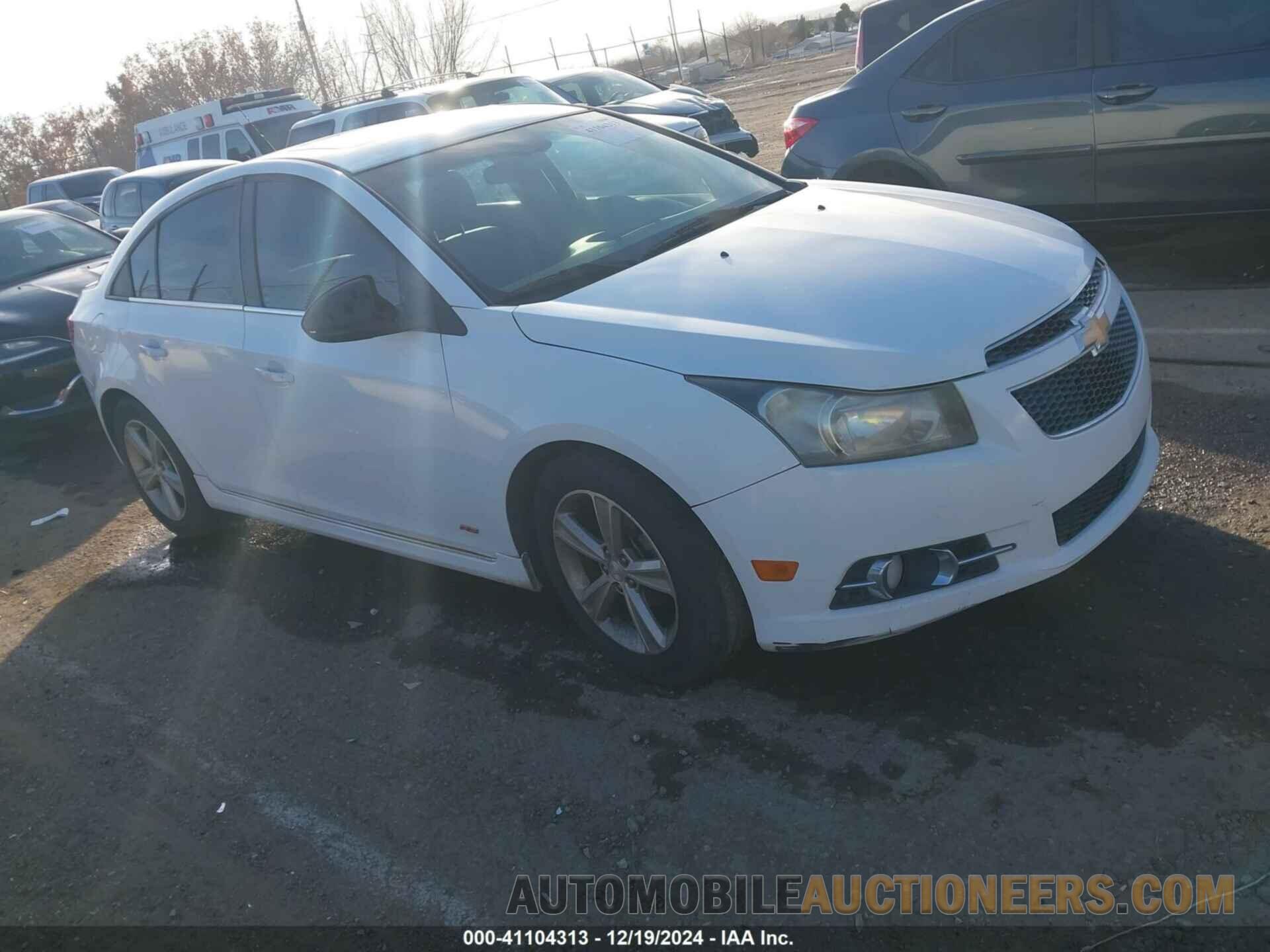 1G1PE5SB1E7107562 CHEVROLET CRUZE 2014