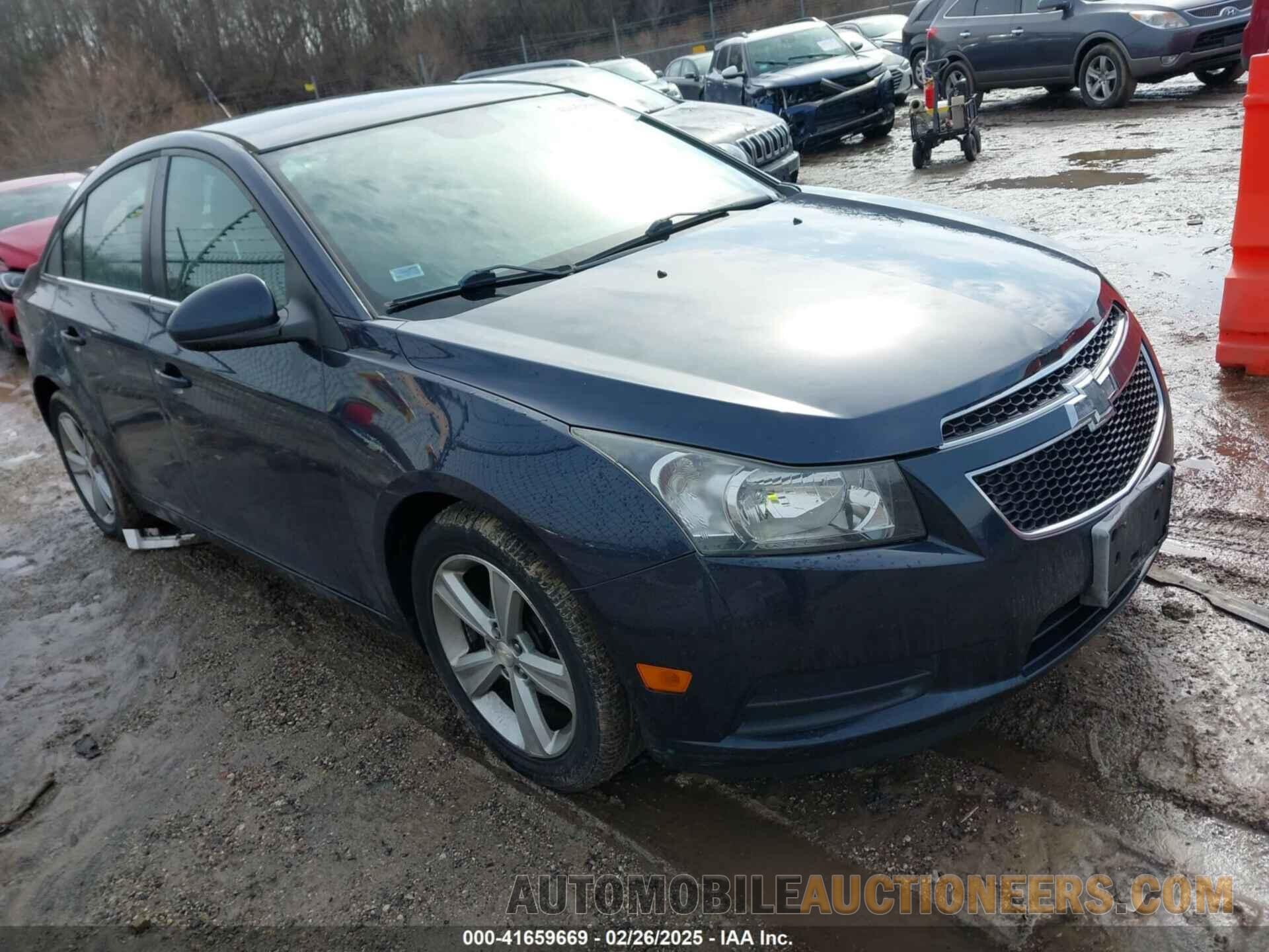 1G1PE5SB1E7231623 CHEVROLET CRUZE 2014