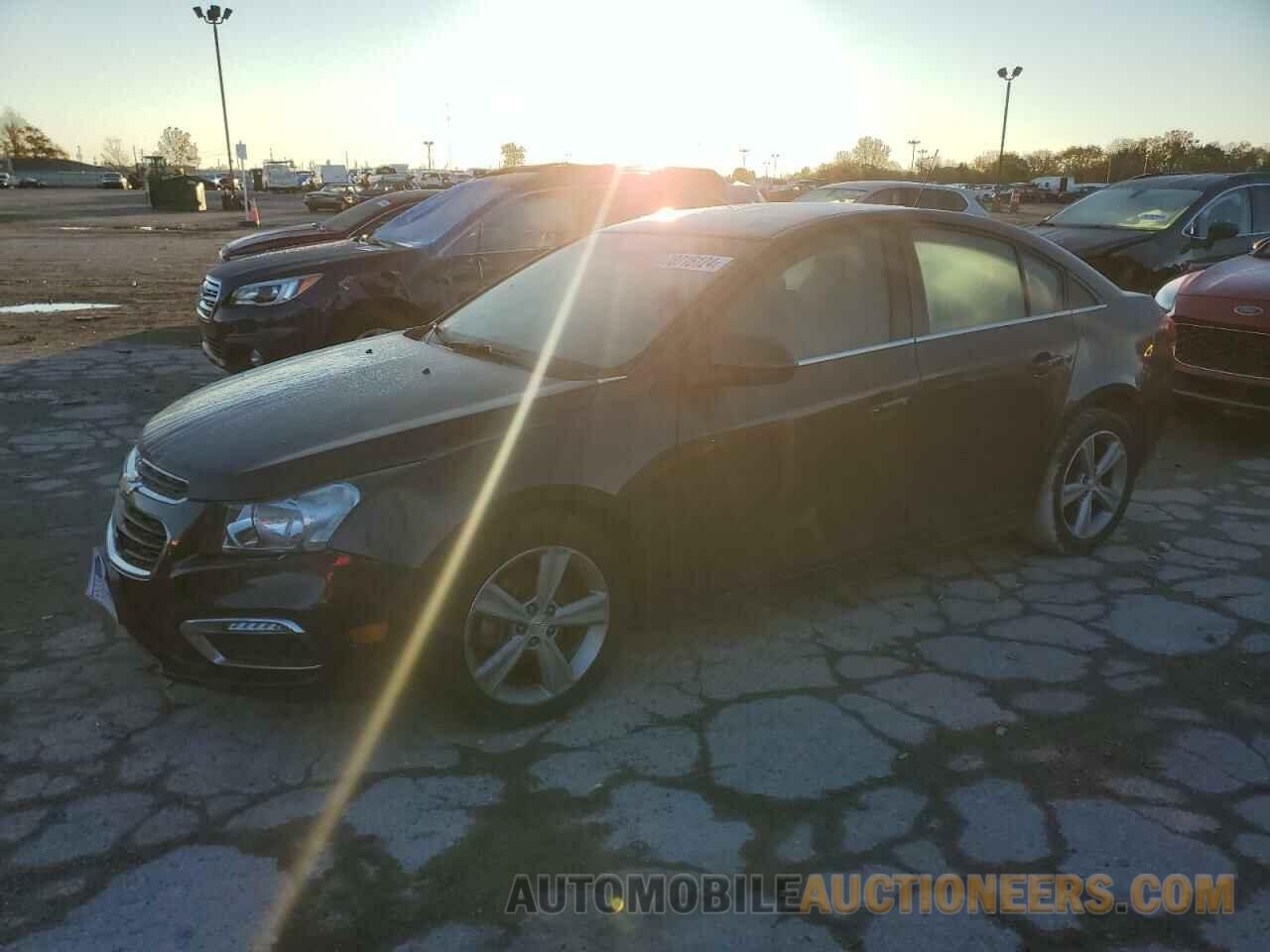 1G1PE5SB2F7158392 CHEVROLET CRUZE 2015