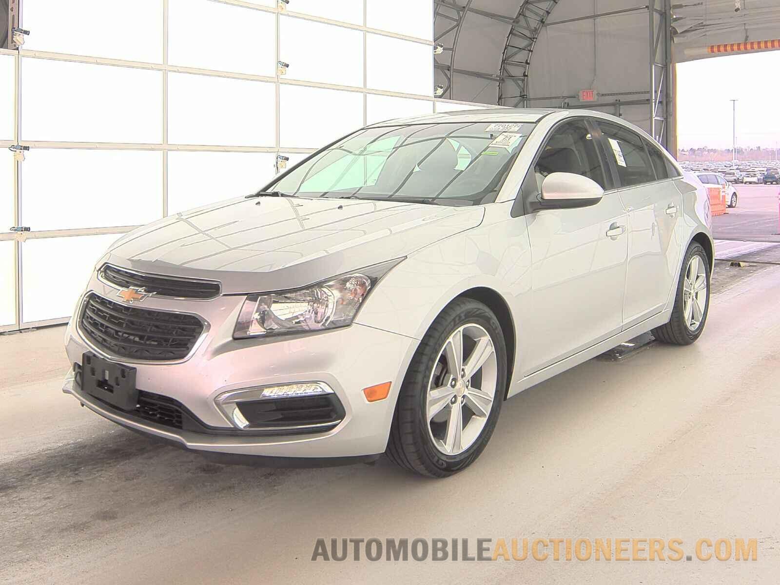 1G1PE5SB2F7235388 Chevrolet Cruze 2015