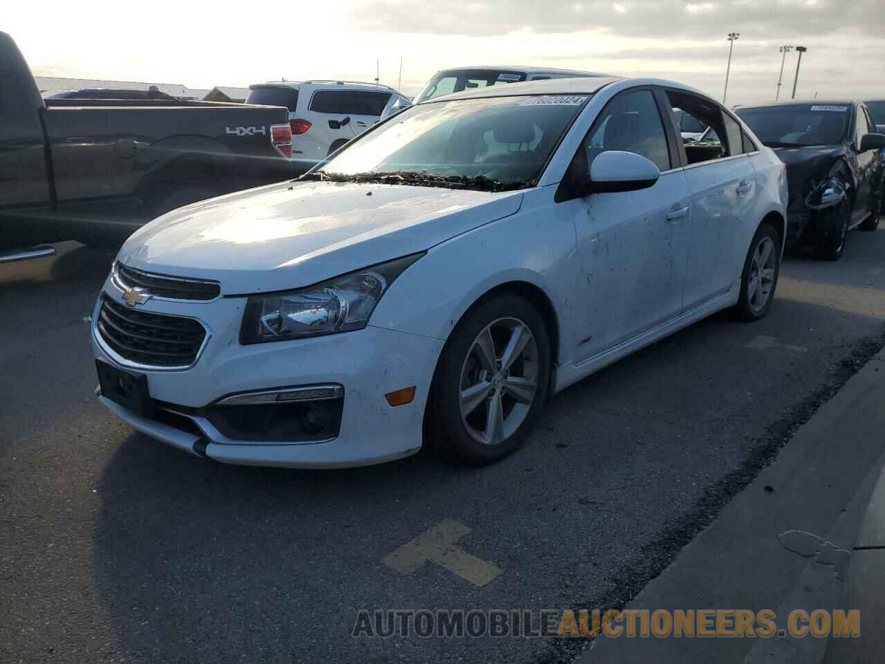 1G1PE5SB3F7101487 CHEVROLET CRUZE 2015