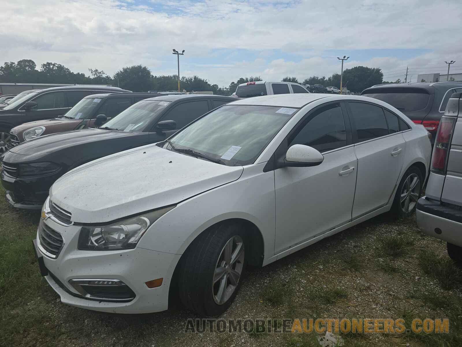 1G1PE5SB3F7185391 Chevrolet Cruze 2015