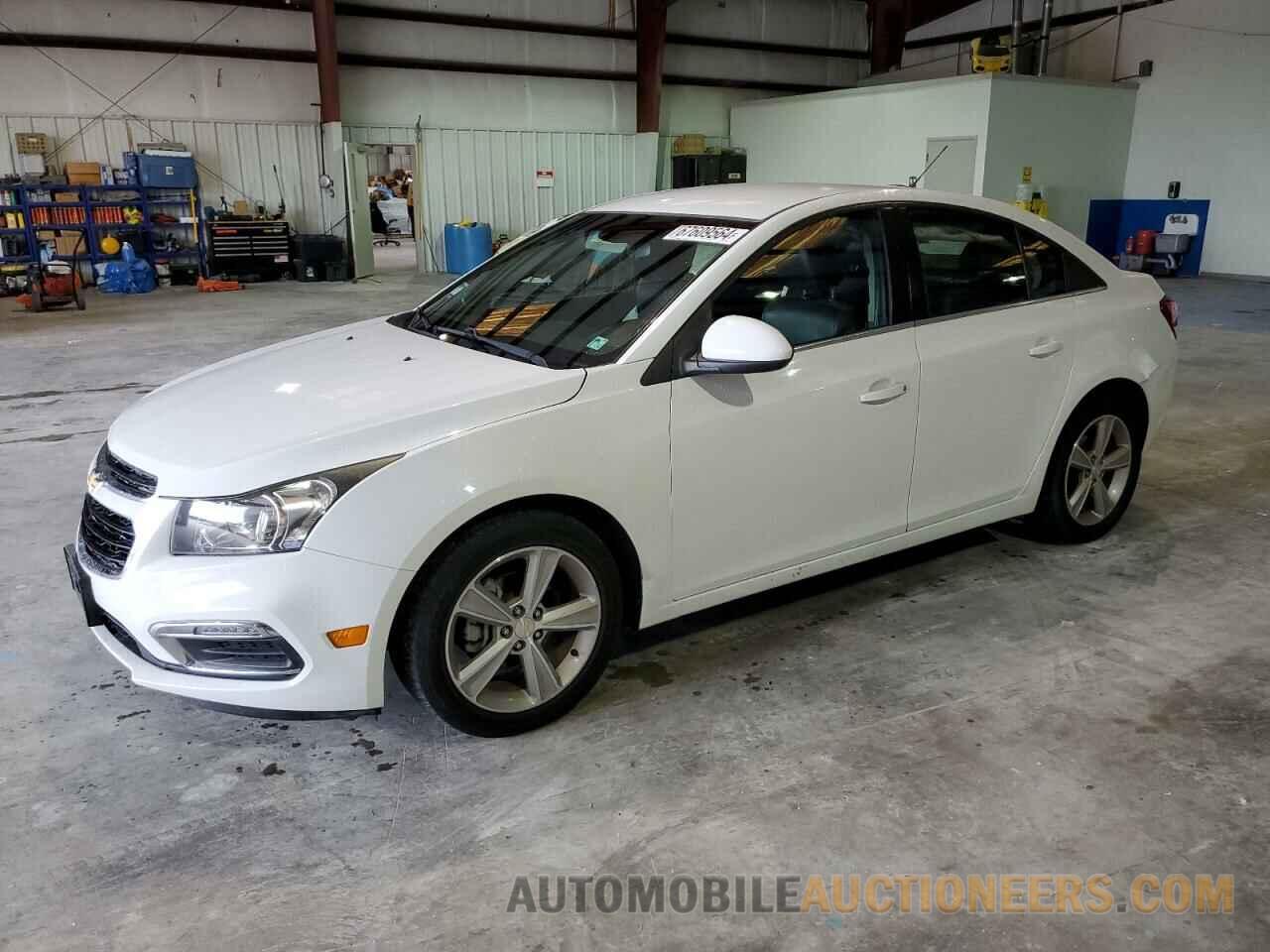 1G1PE5SB5F7170679 CHEVROLET CRUZE 2015